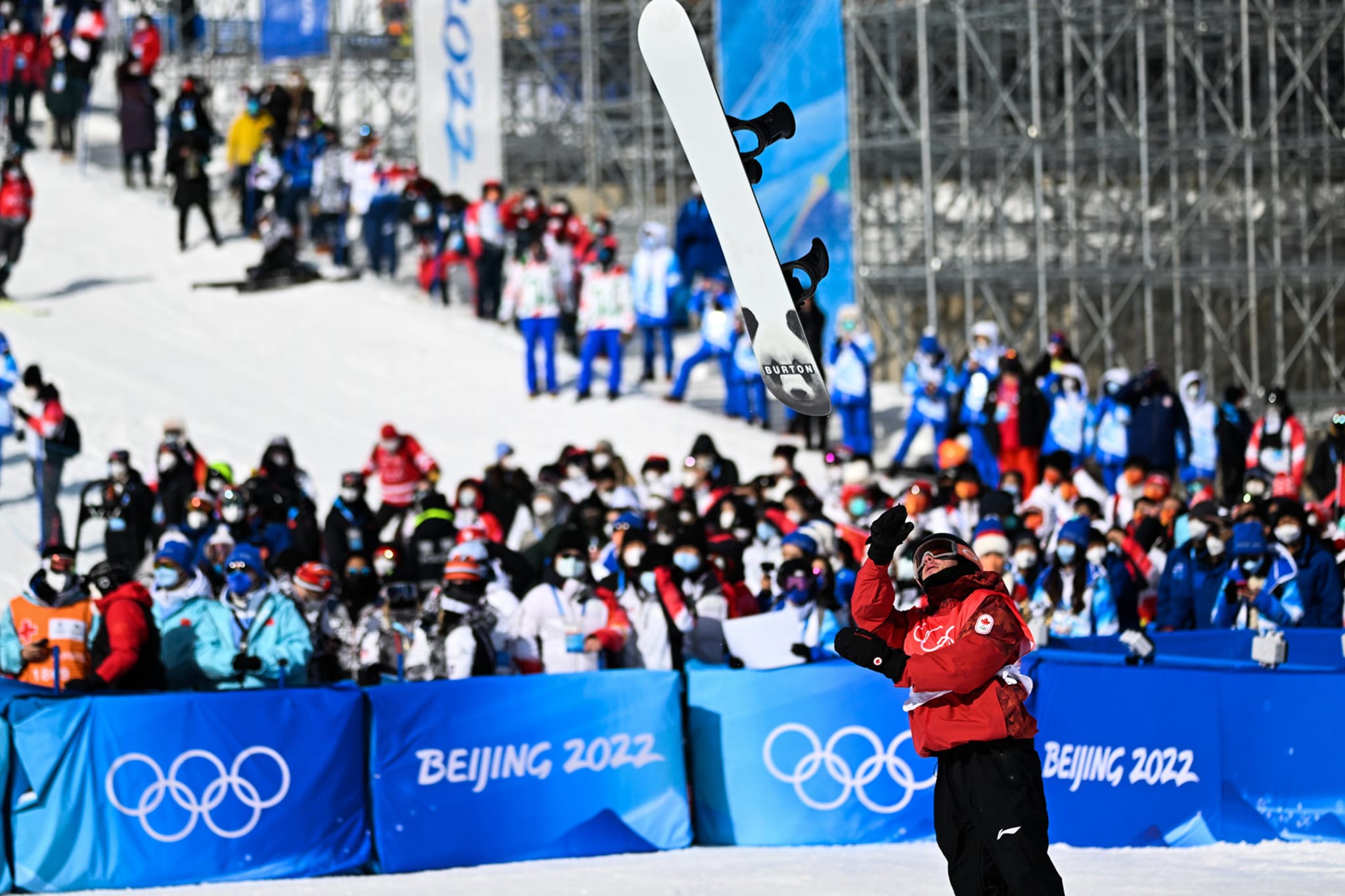 Mark McMorris pays tribute to Jose Bautista's bat flip