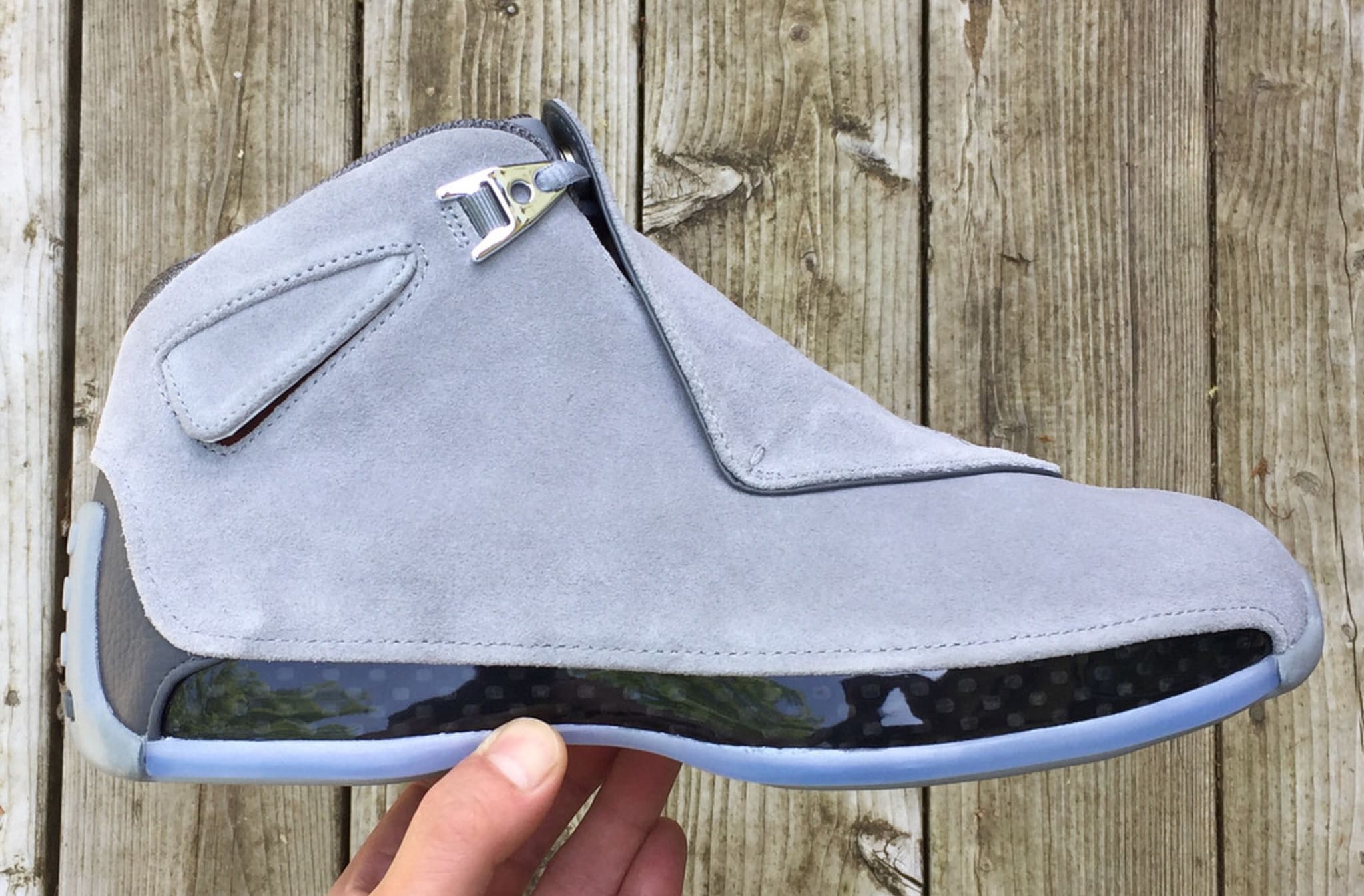 Air Jordan 18 'Cool Grey' AA2494 001 (Lateral)