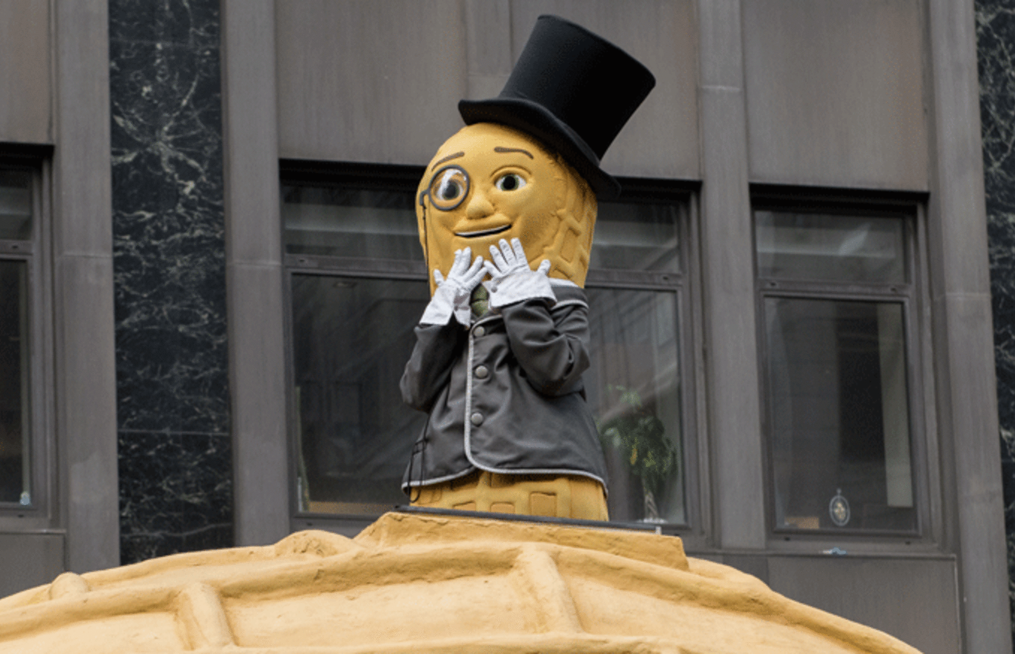 Mr. Peanut at the 2016 Macy's Day Parade