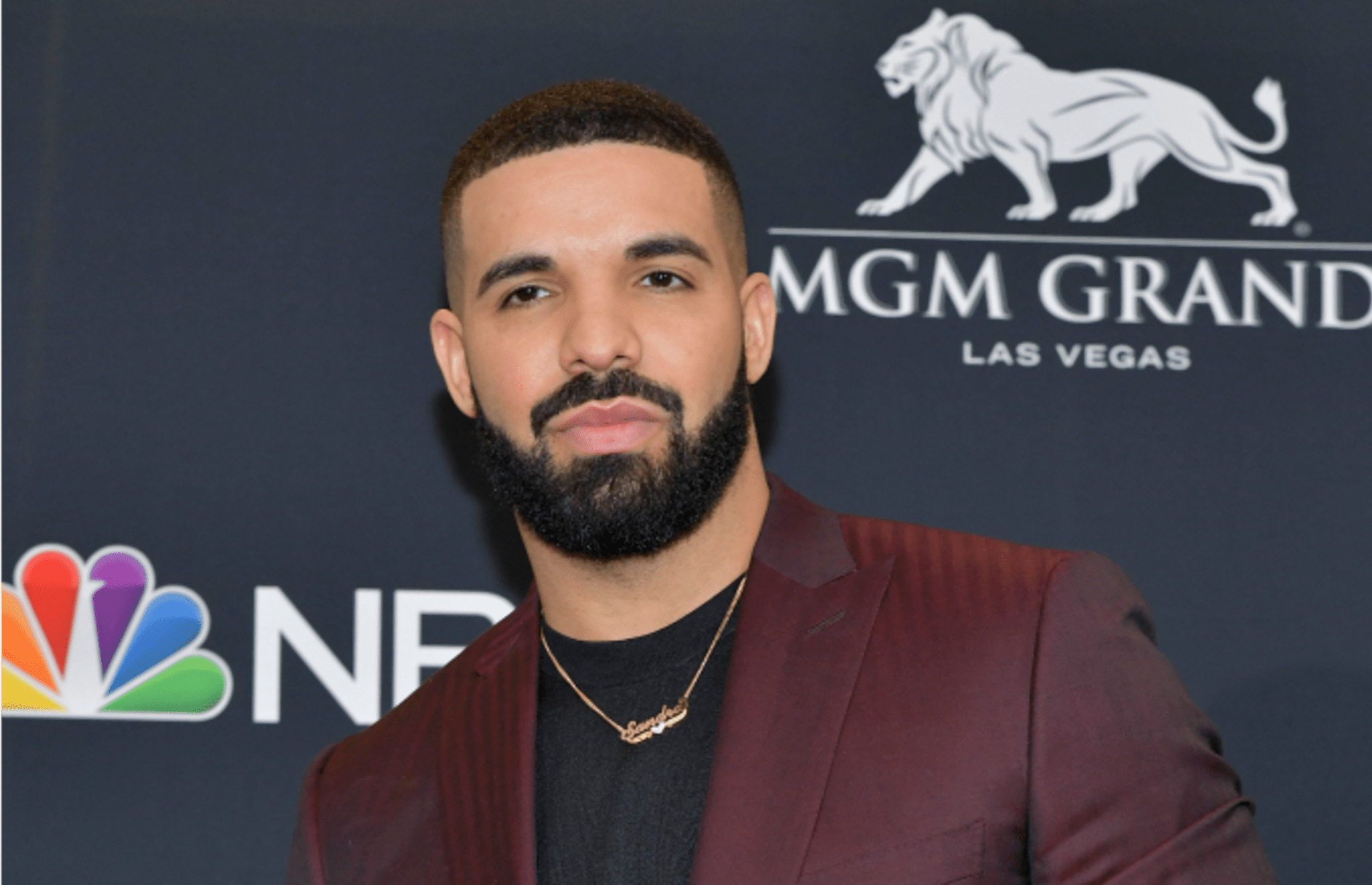 Drake poses in the press room during the 2019 Billboard Music Awards