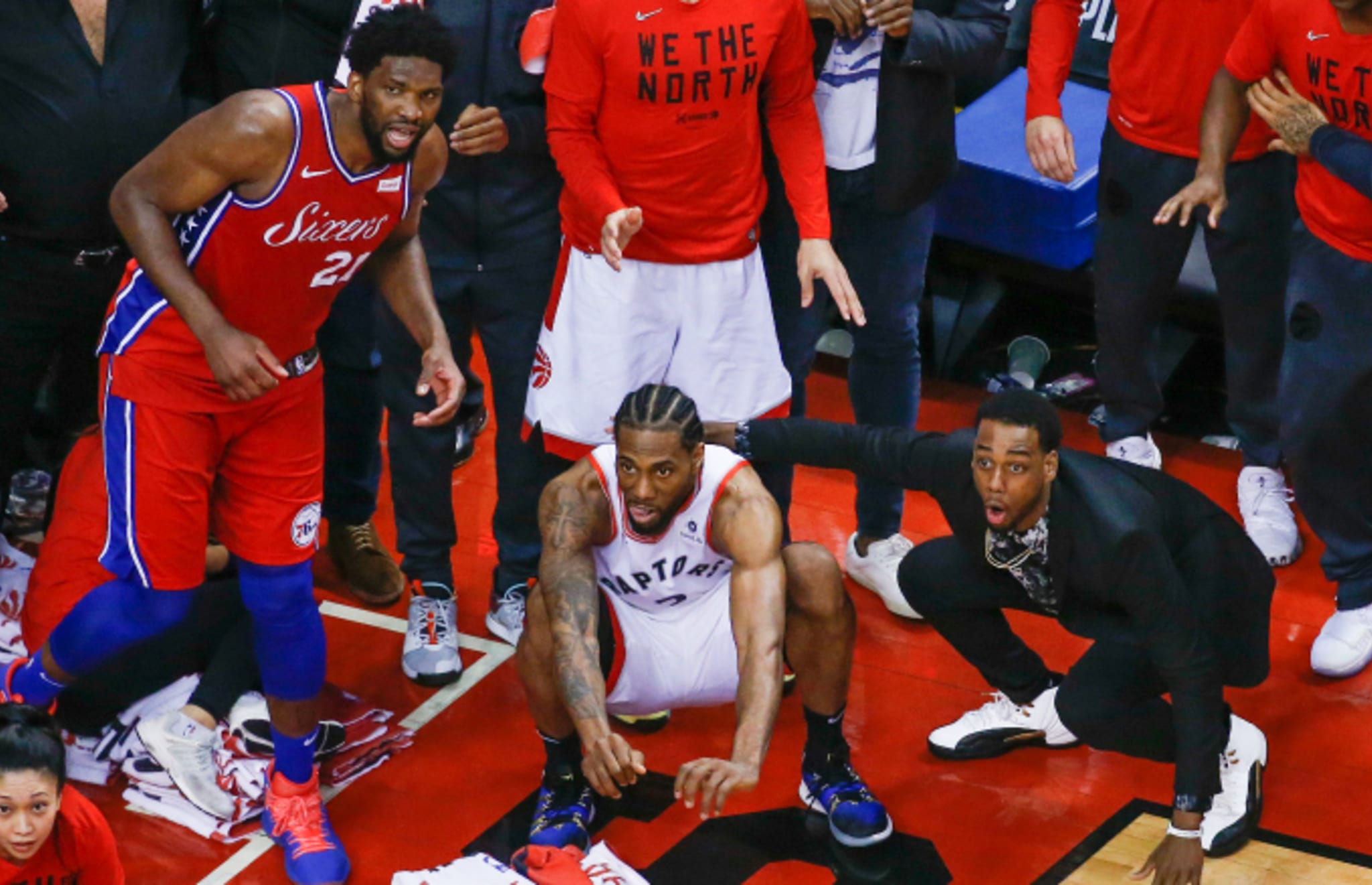 Raptors forward Kawhi Leonard (2) squats down