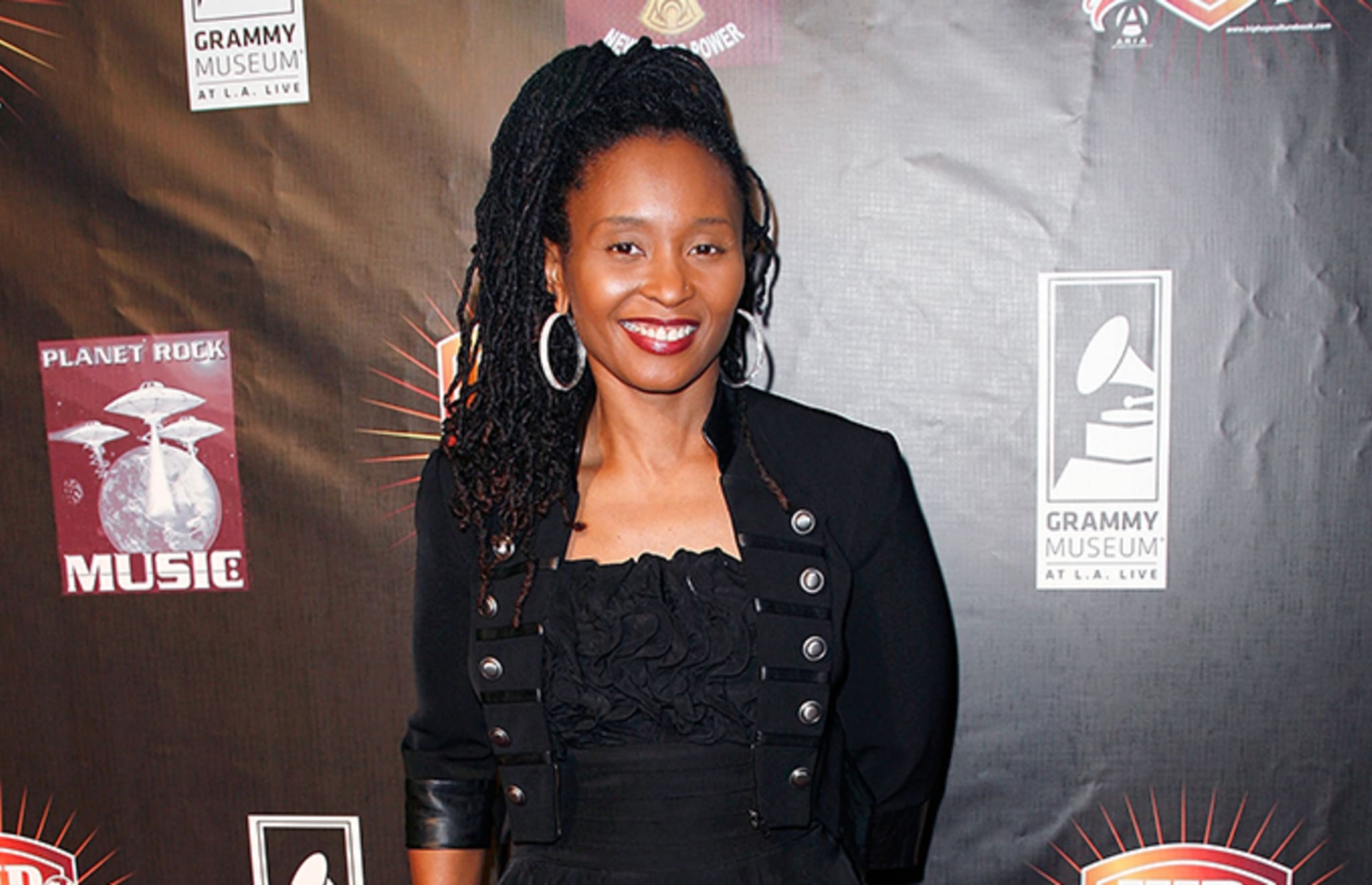 Dee Barnes