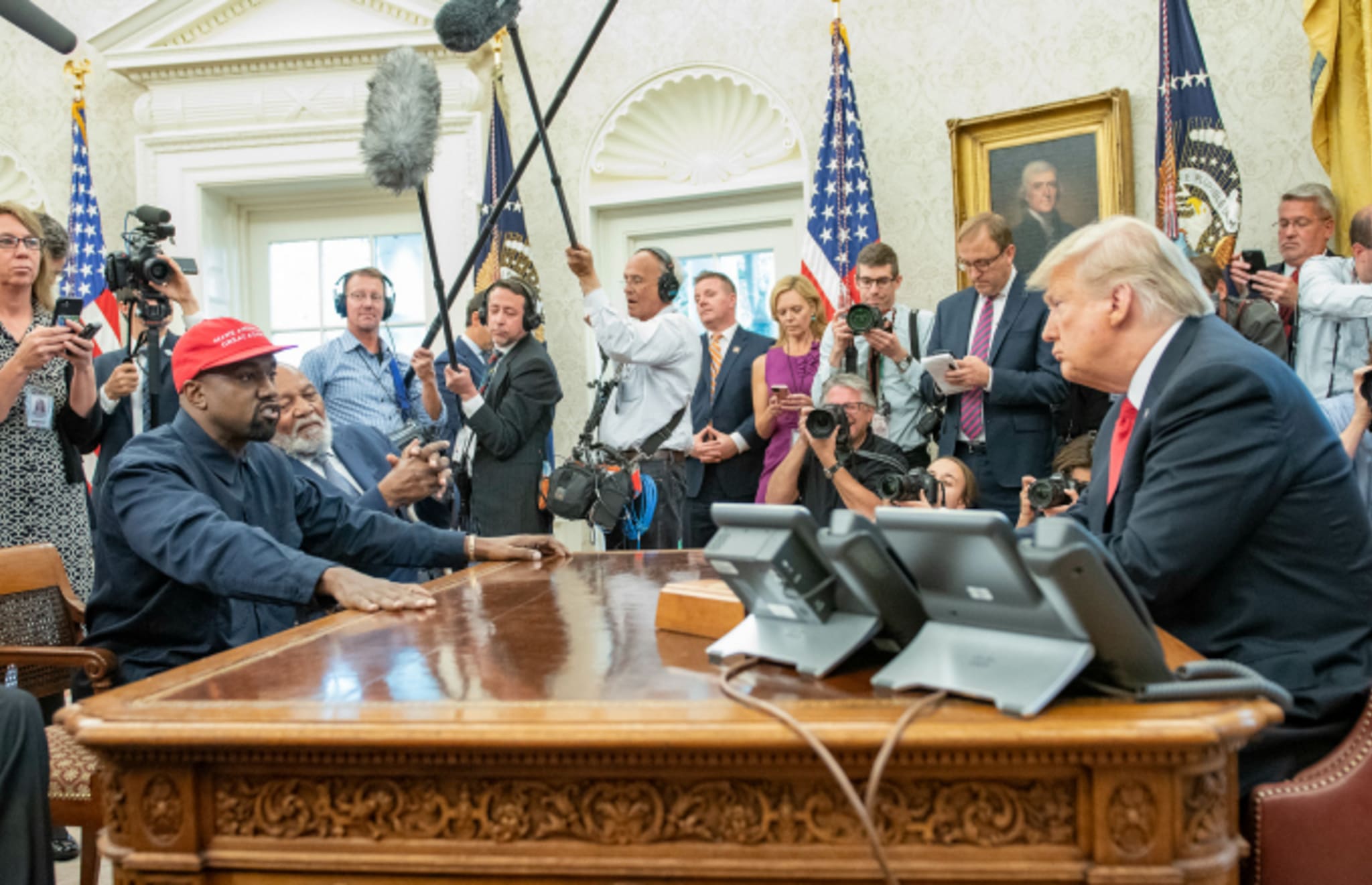 Kanye West has lunch with President Trump