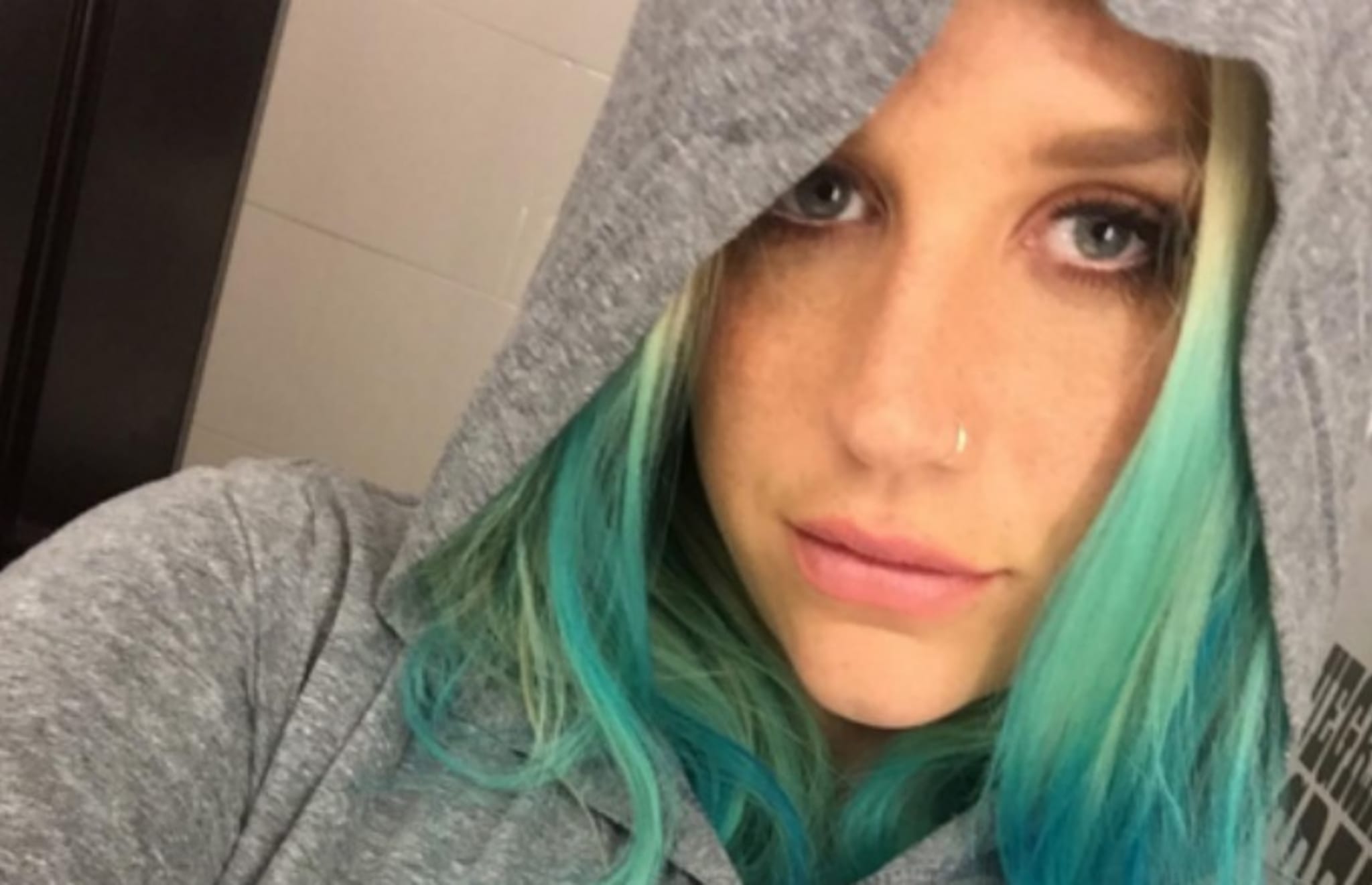 kesha instagram selfie blue hair