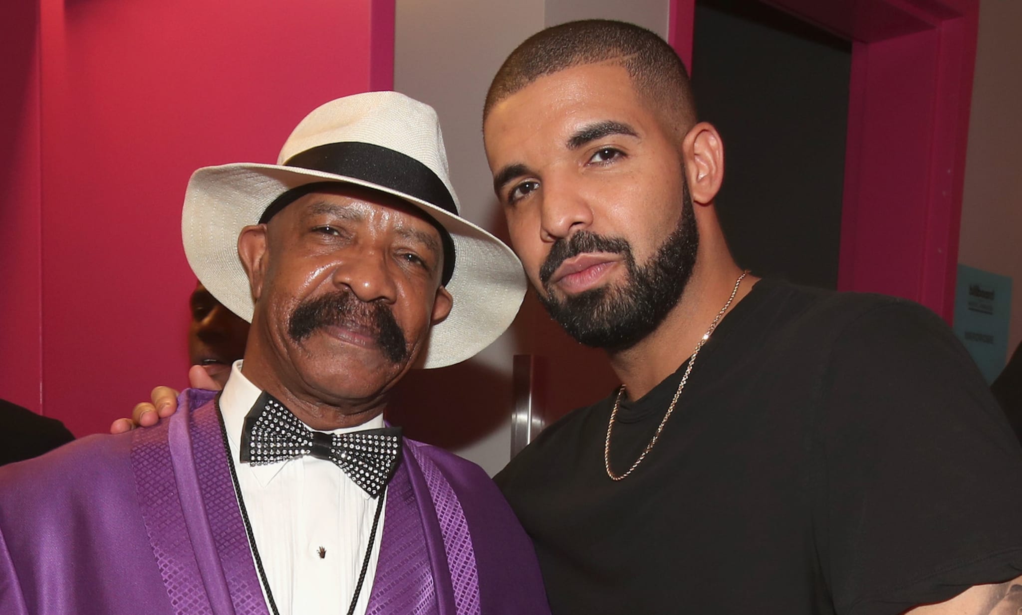 Drake and Dennis Graham at 2017 Billboard Music Awards