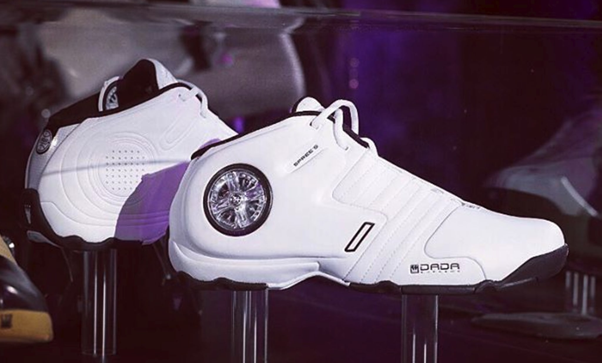 Dada Spinners Retro Sneakers