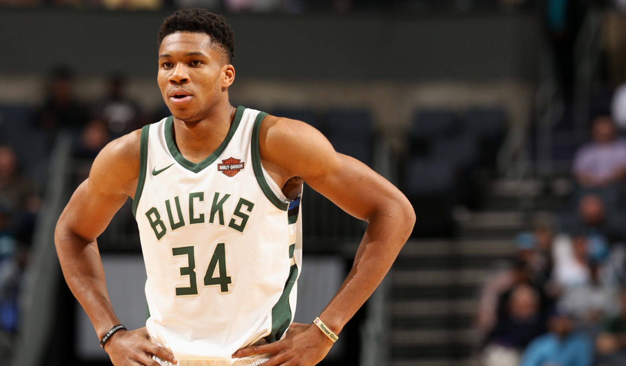 Giannis Antetokounmpo Bucks Jersey White