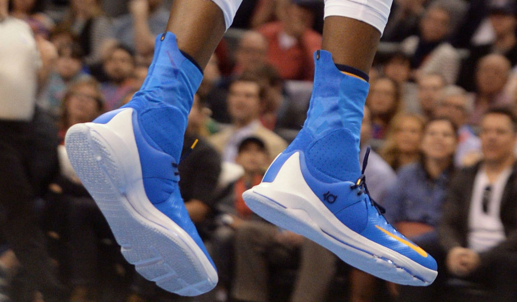 Kevin Durant Wearing the Blue/Yellow Nike KD 8 Elite