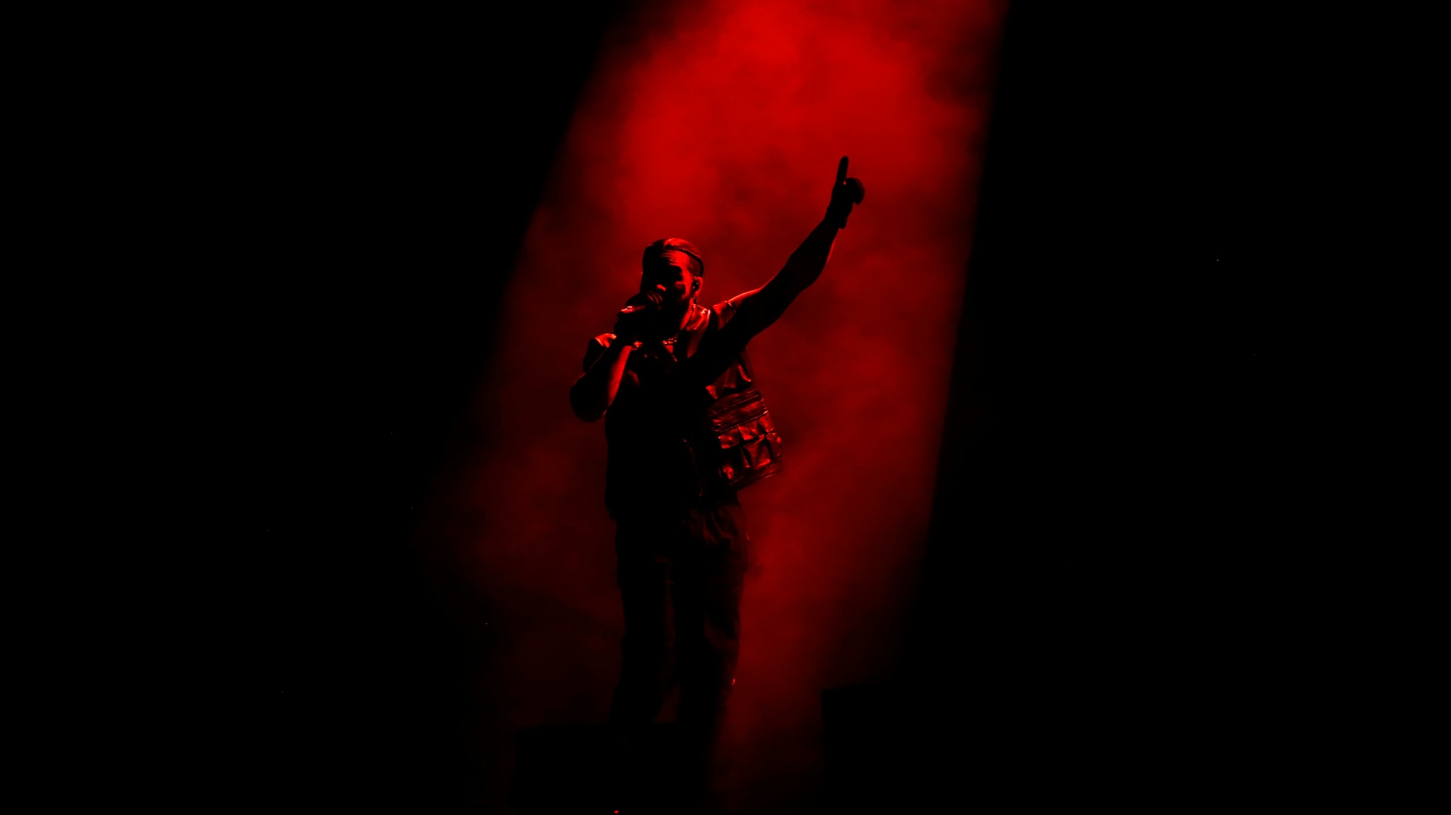 drake performing live