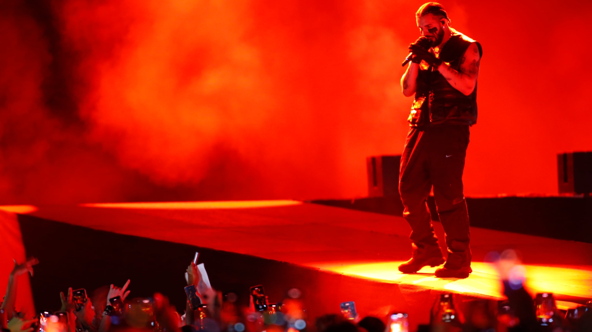 drake on the stage