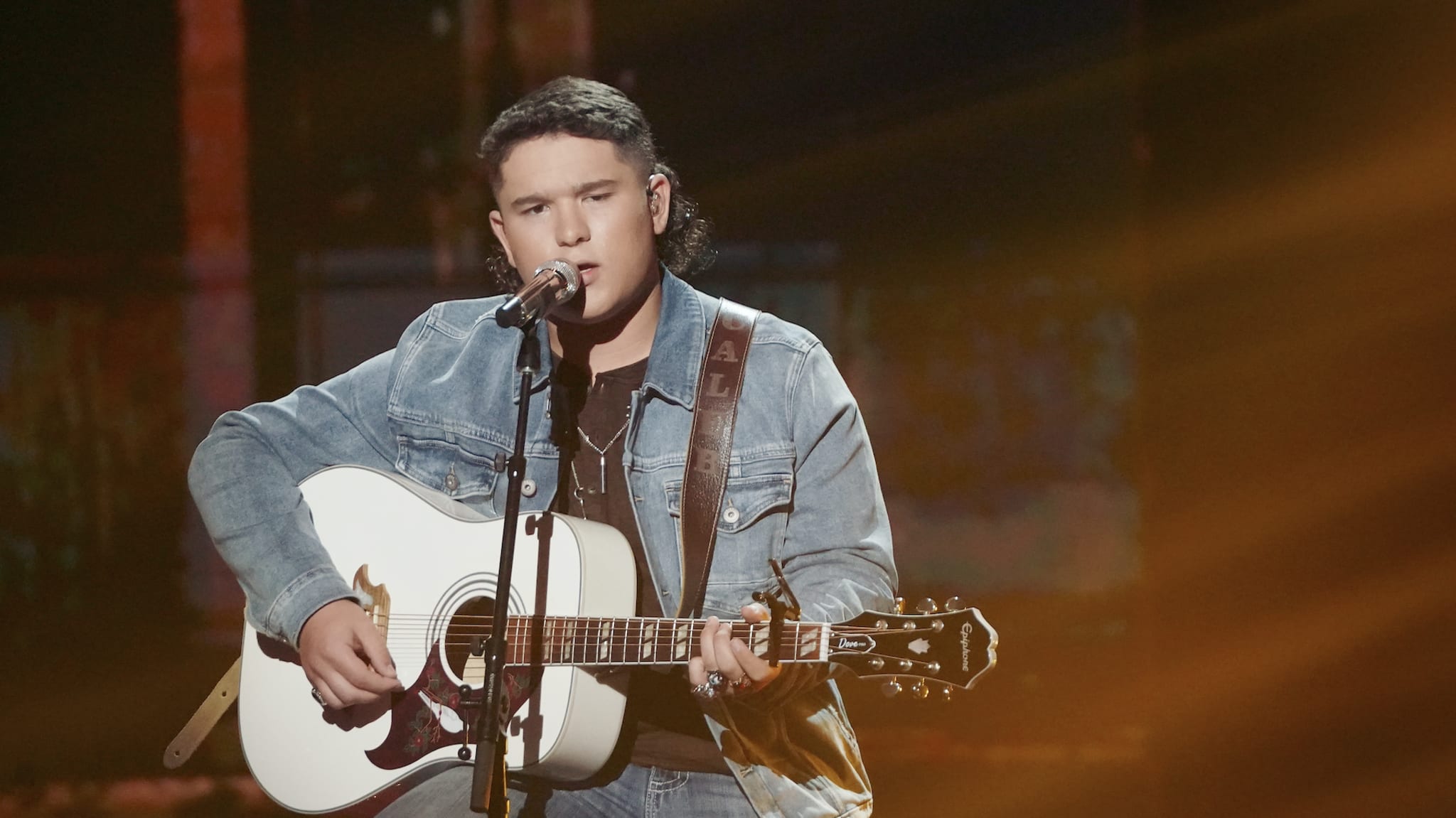 Former 'American Idol' Contestant Caleb Kennedy Charged i...