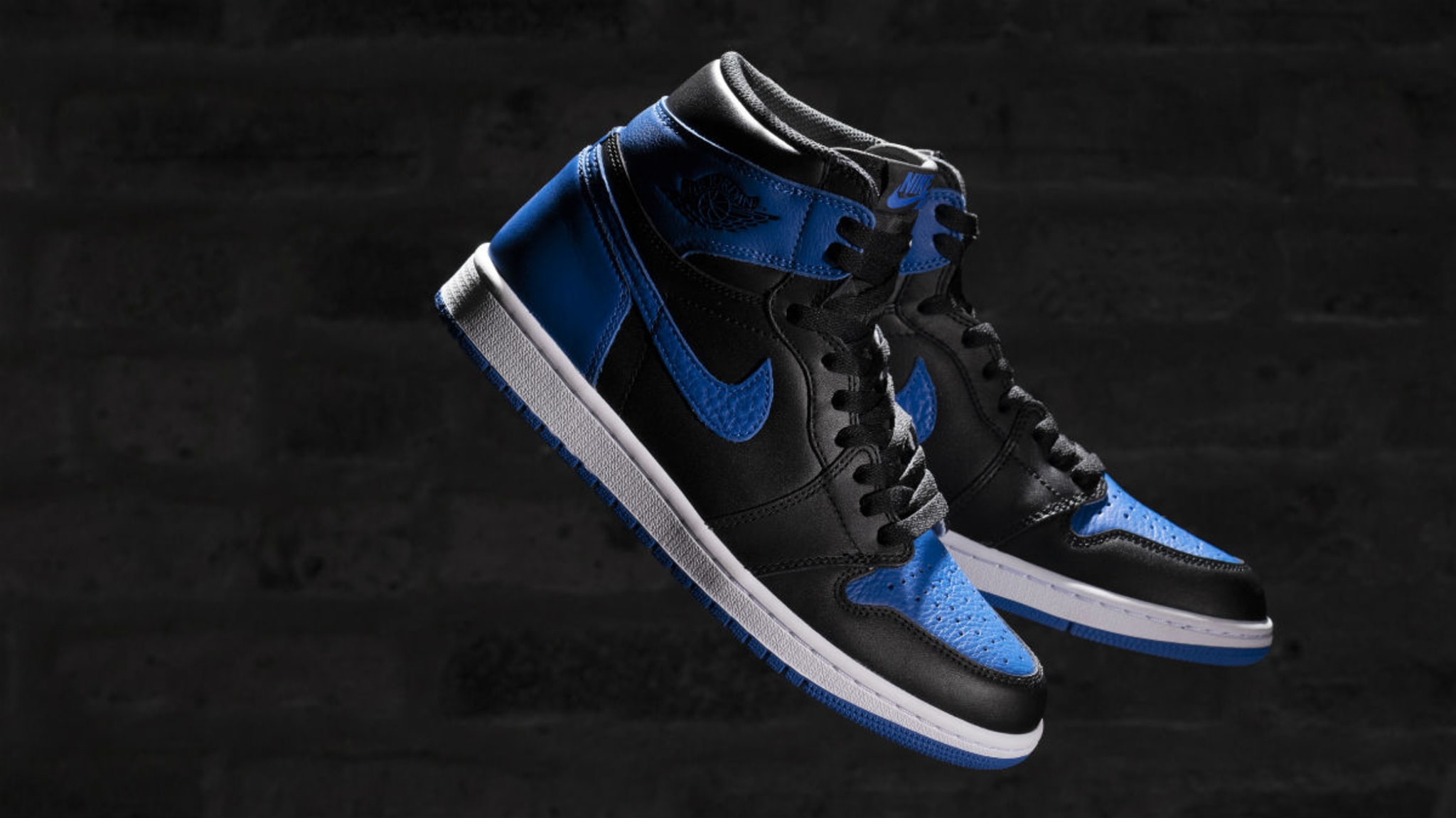 Air Jordan 1 Royal 2017 Release Date Main 555088 007