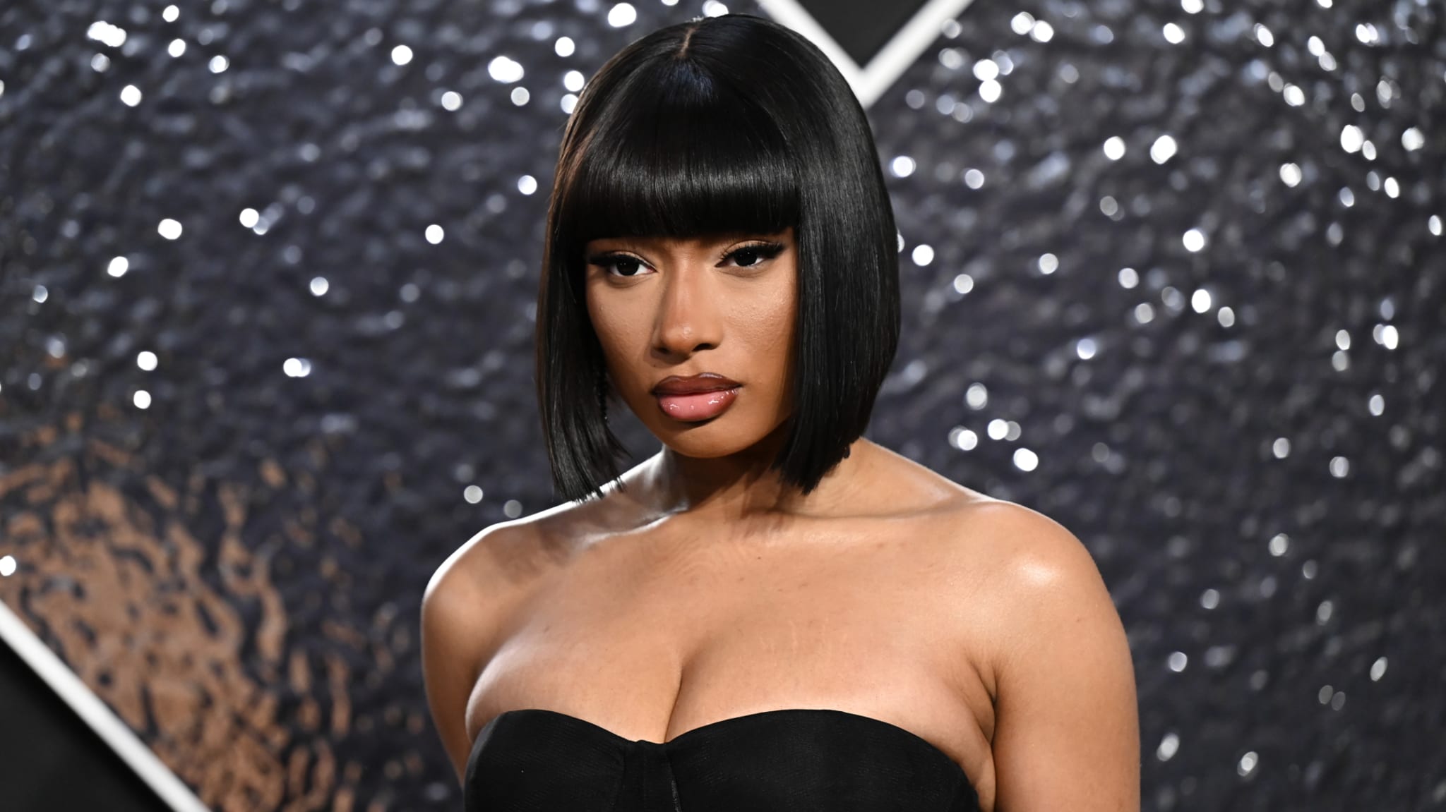megan on vma carpet