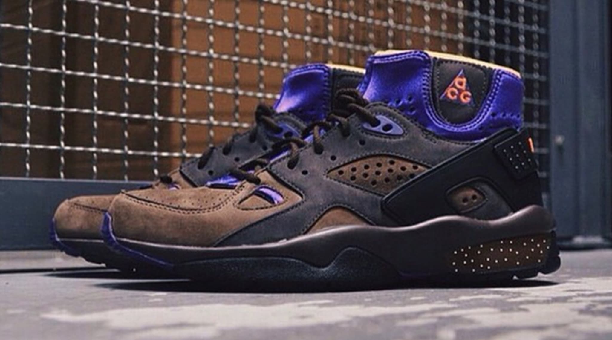 Nike Mowabb Brown Purple