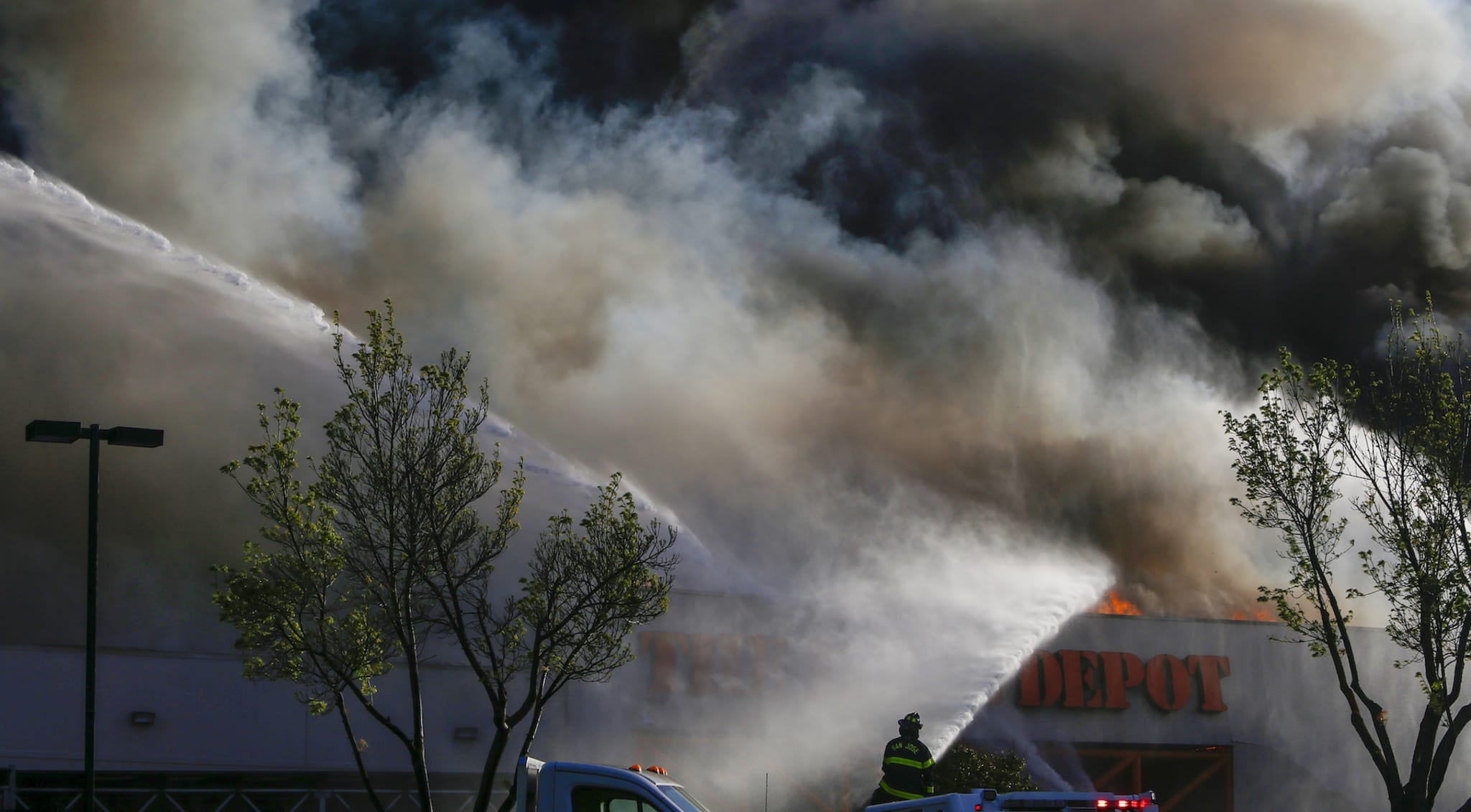 Massive fire at San Jose area Home Depot