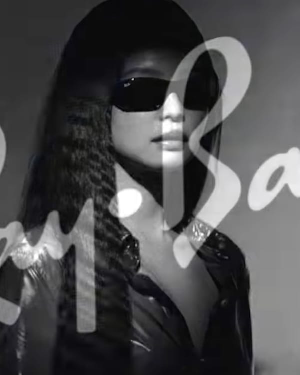Jennie for Ray-Ban.