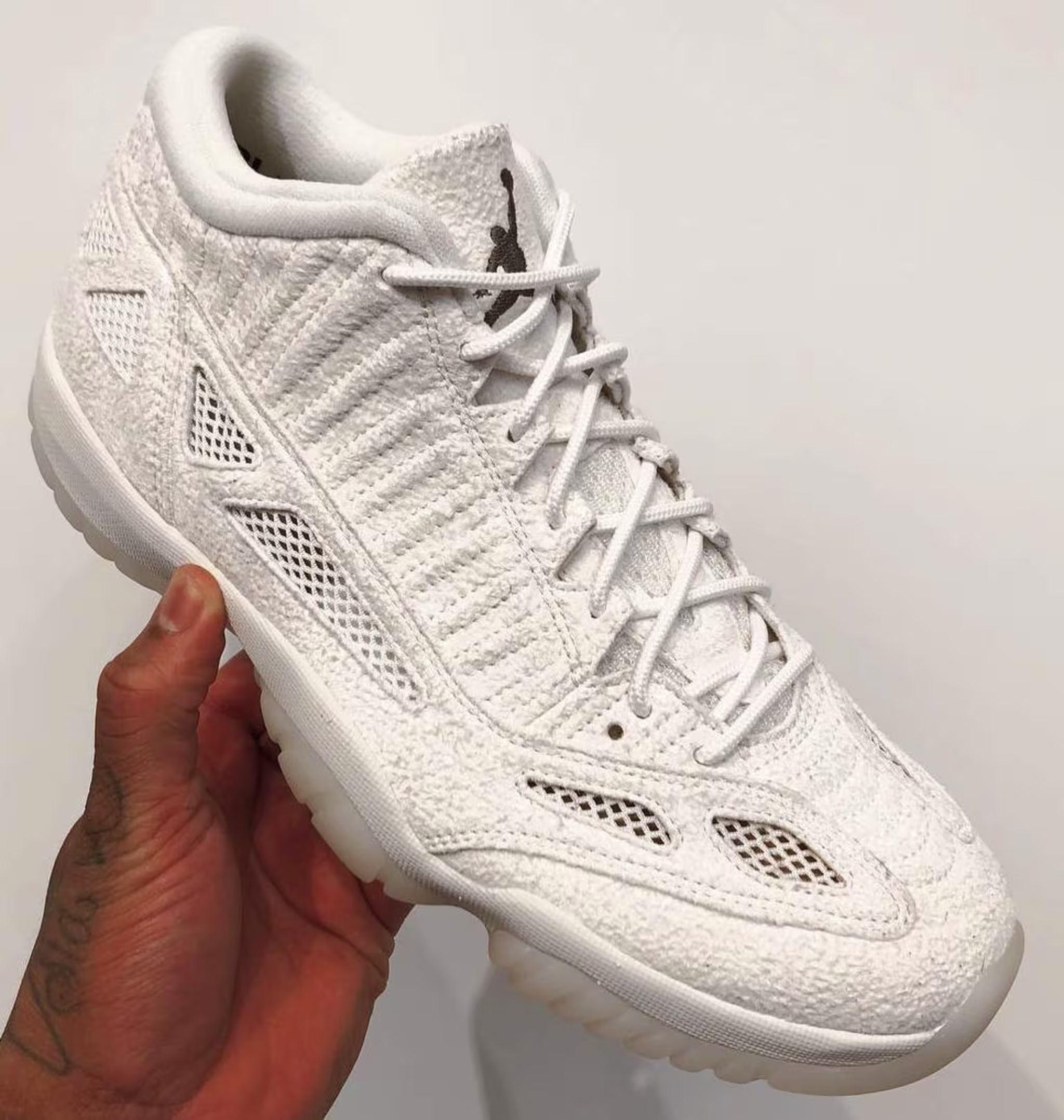 Air Jordan 11 IE Low 'Cream