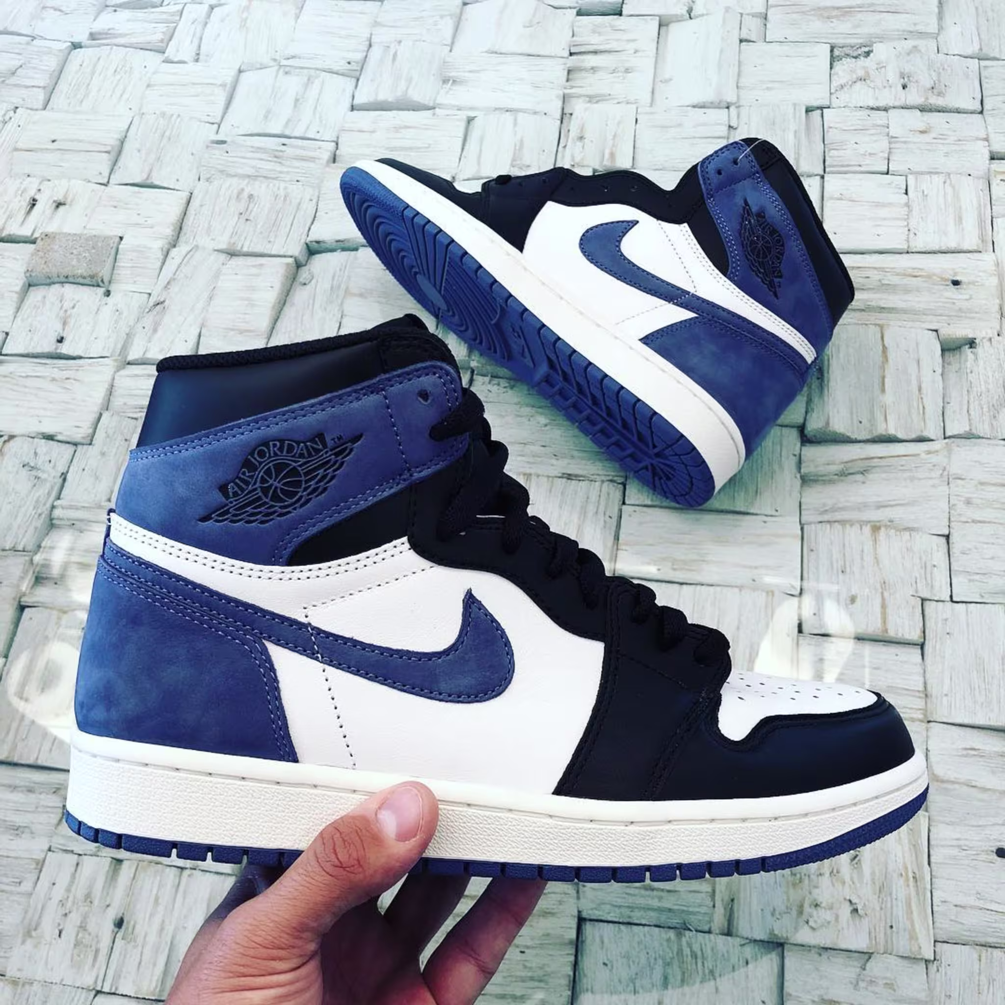 Air Jordan 1 Blue Moon Release date 555088 115