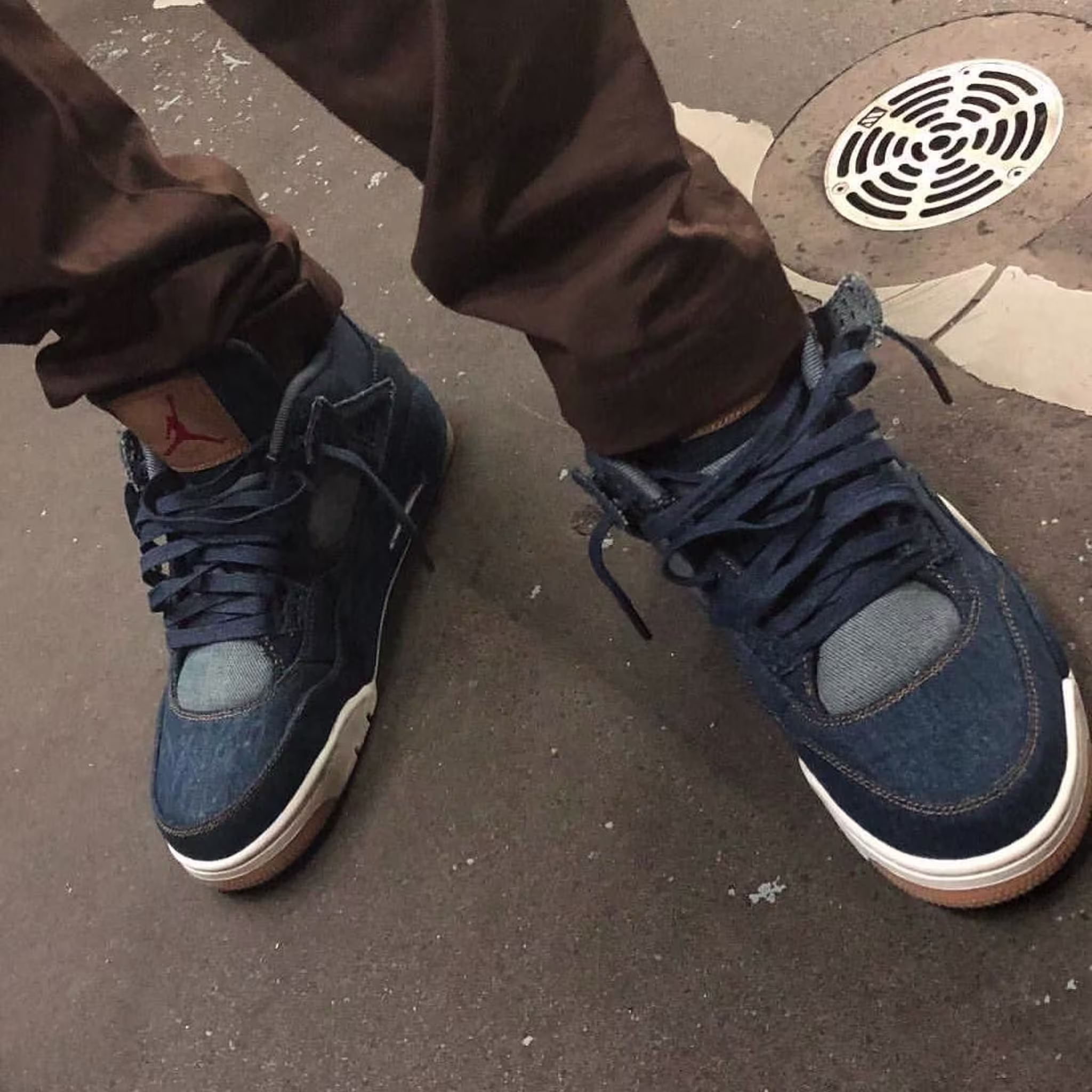 Levi's x Air Jordan 4 IV Blue Denim Release Date AO2571 401