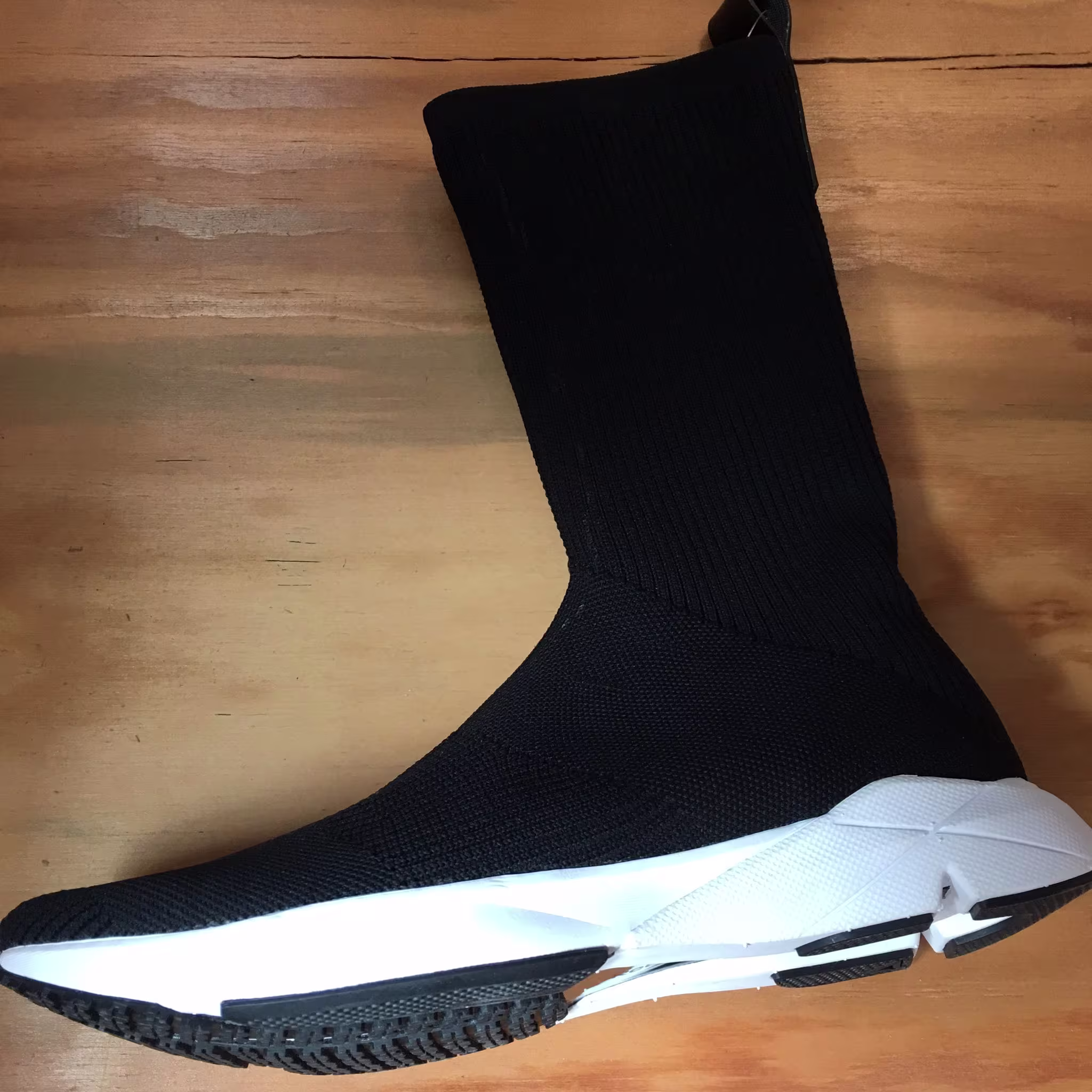 Reebok Sock Runner UltraKnit Black Profile