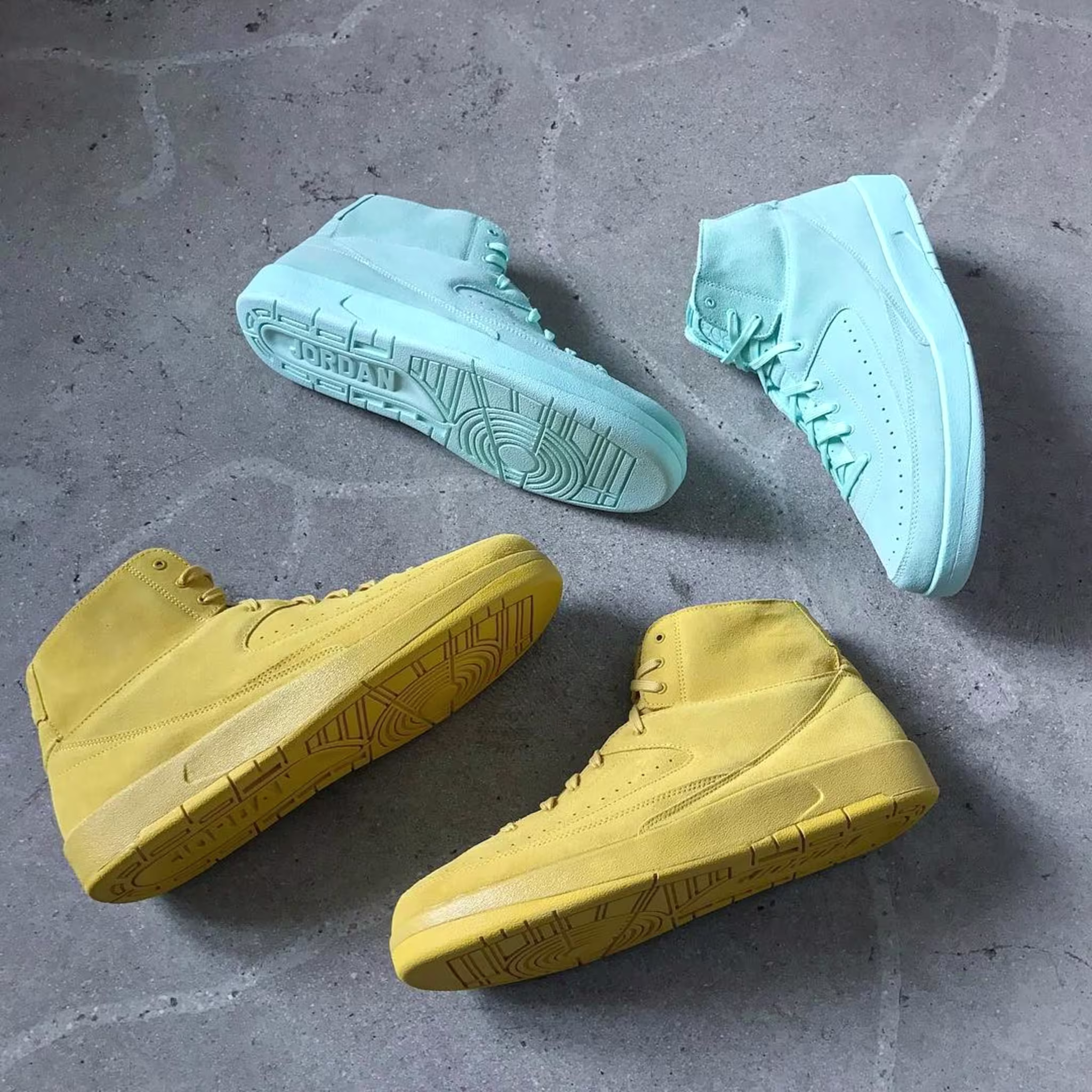 Air Jordan 2 Deconstructed Yellow Mint