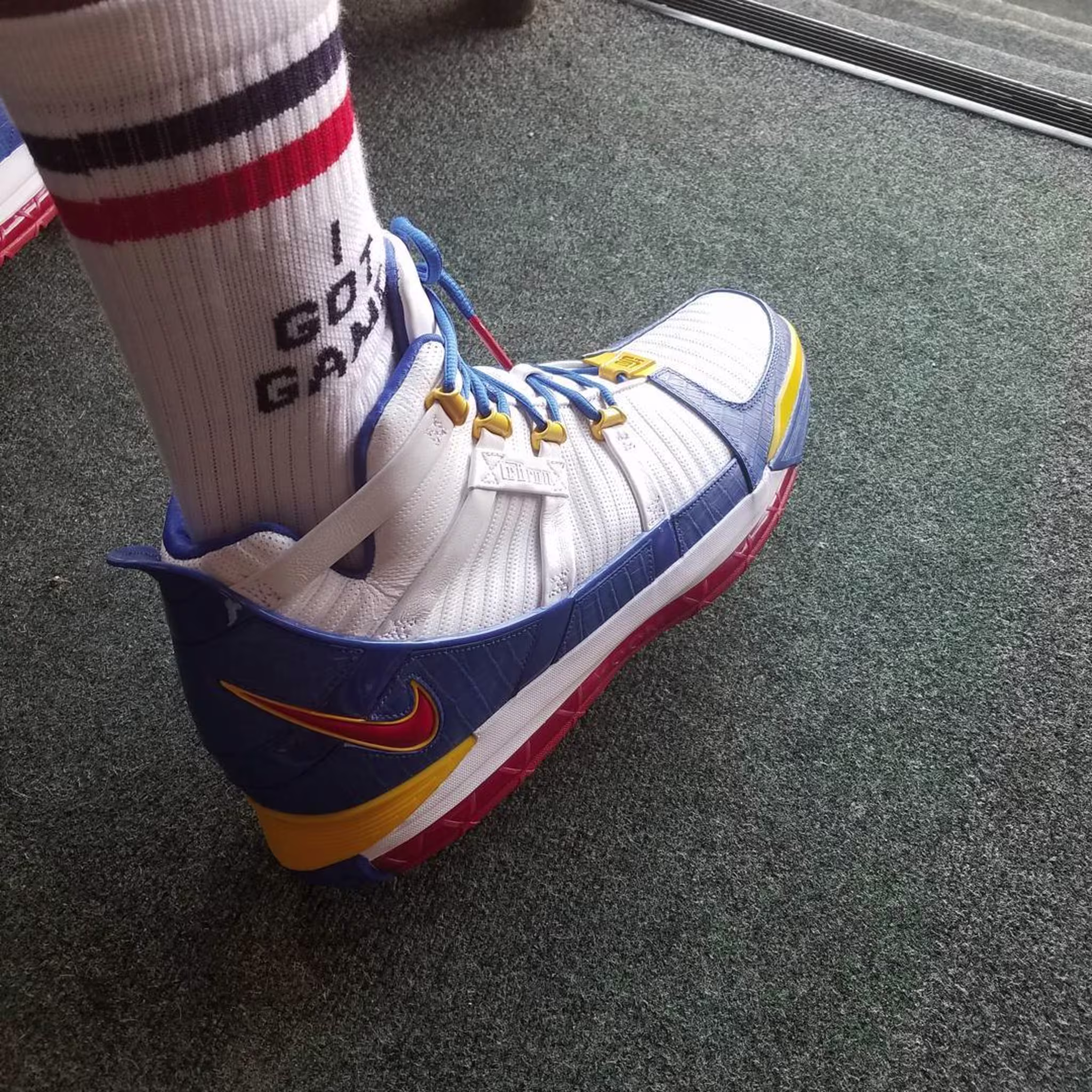 LeBron James Wearing a Nike LeBron 3 MVP Superman Retro Lateral