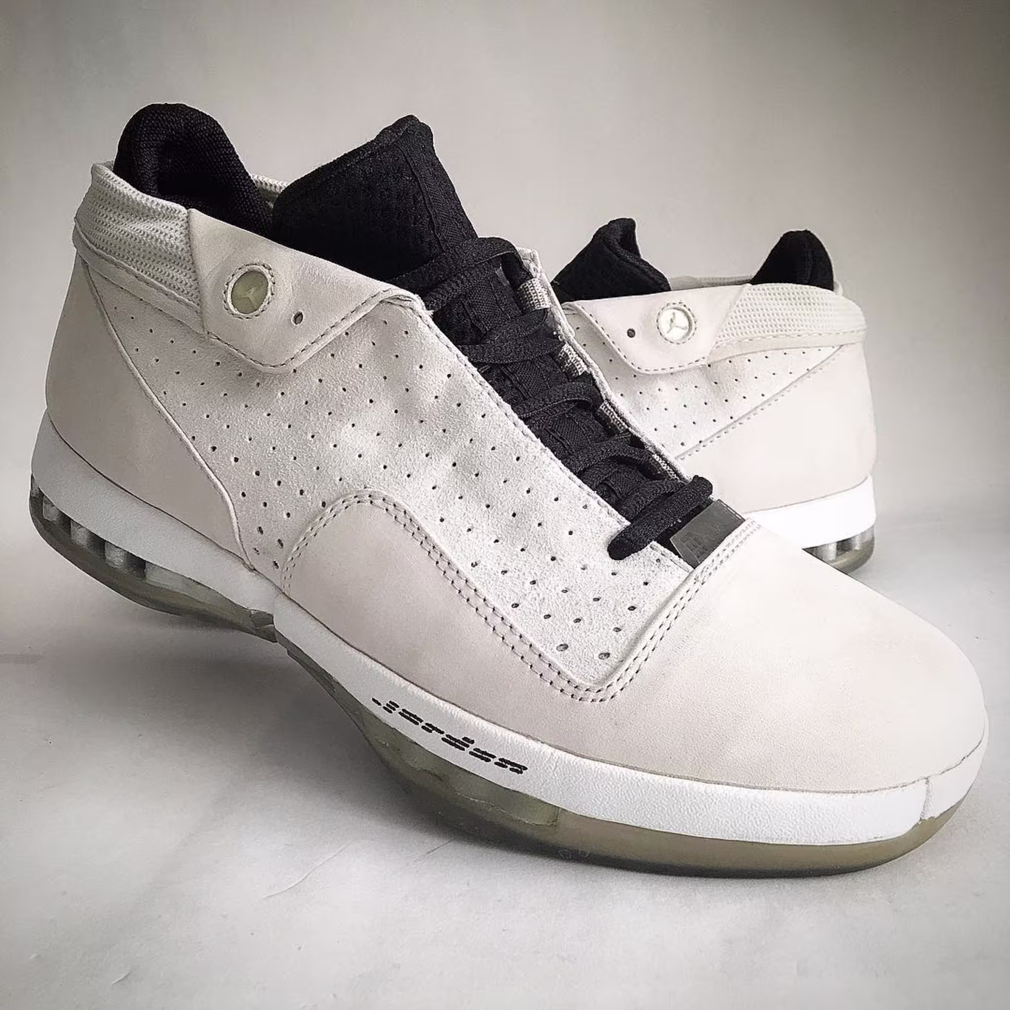 Air Jordan 16 Low White/Black Sample