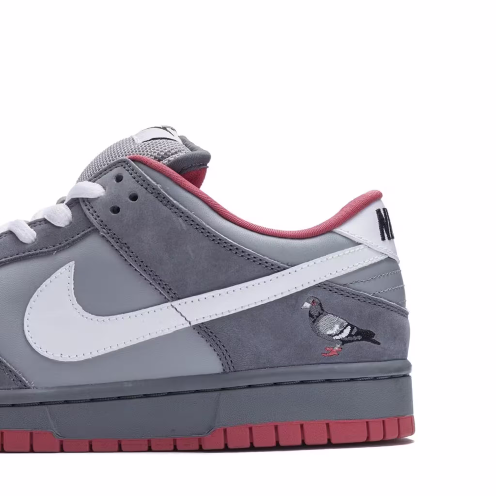 Nike SB Dunk Low ‘Pigeon’