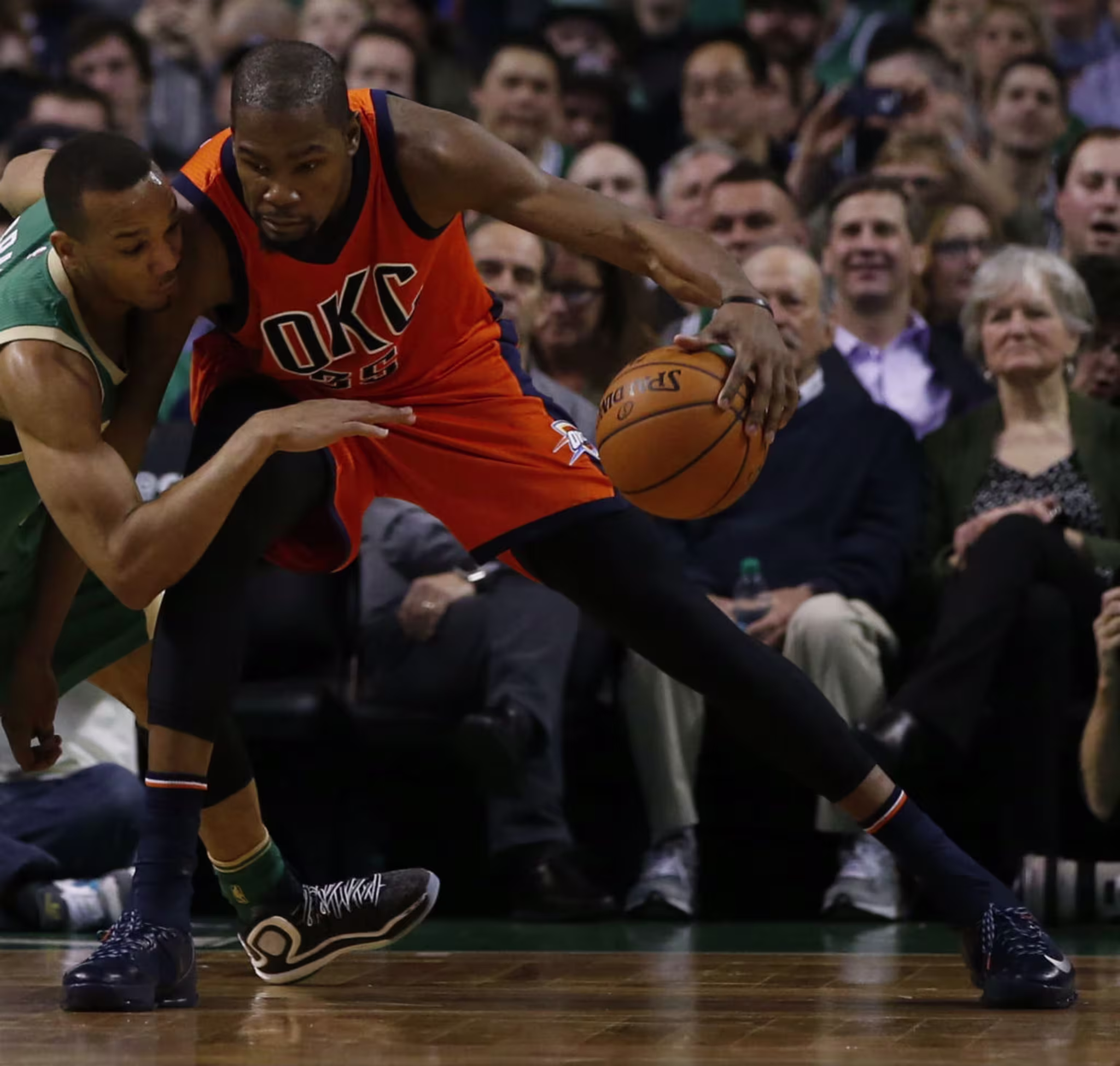Kevin Durant Wearing a Navy Nike KD 8 Elite (3)