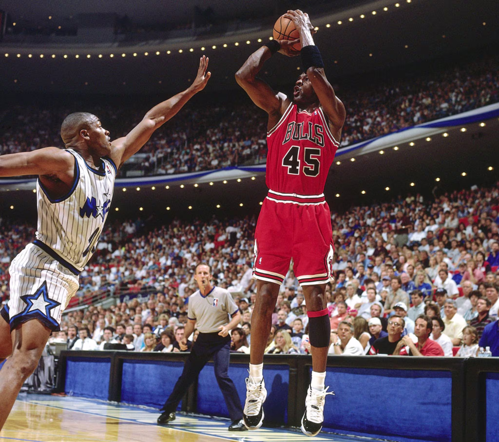 Michael Jordan Debuts the 'Concord' Air Jordan XI 11 on May 7, 1995