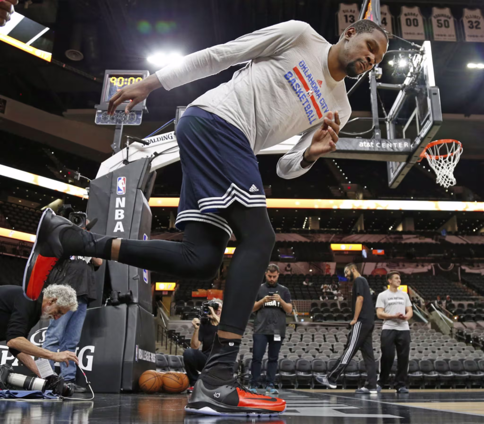 Kevin Durant Wearing the Black/Orange Nike KD 8 Elite