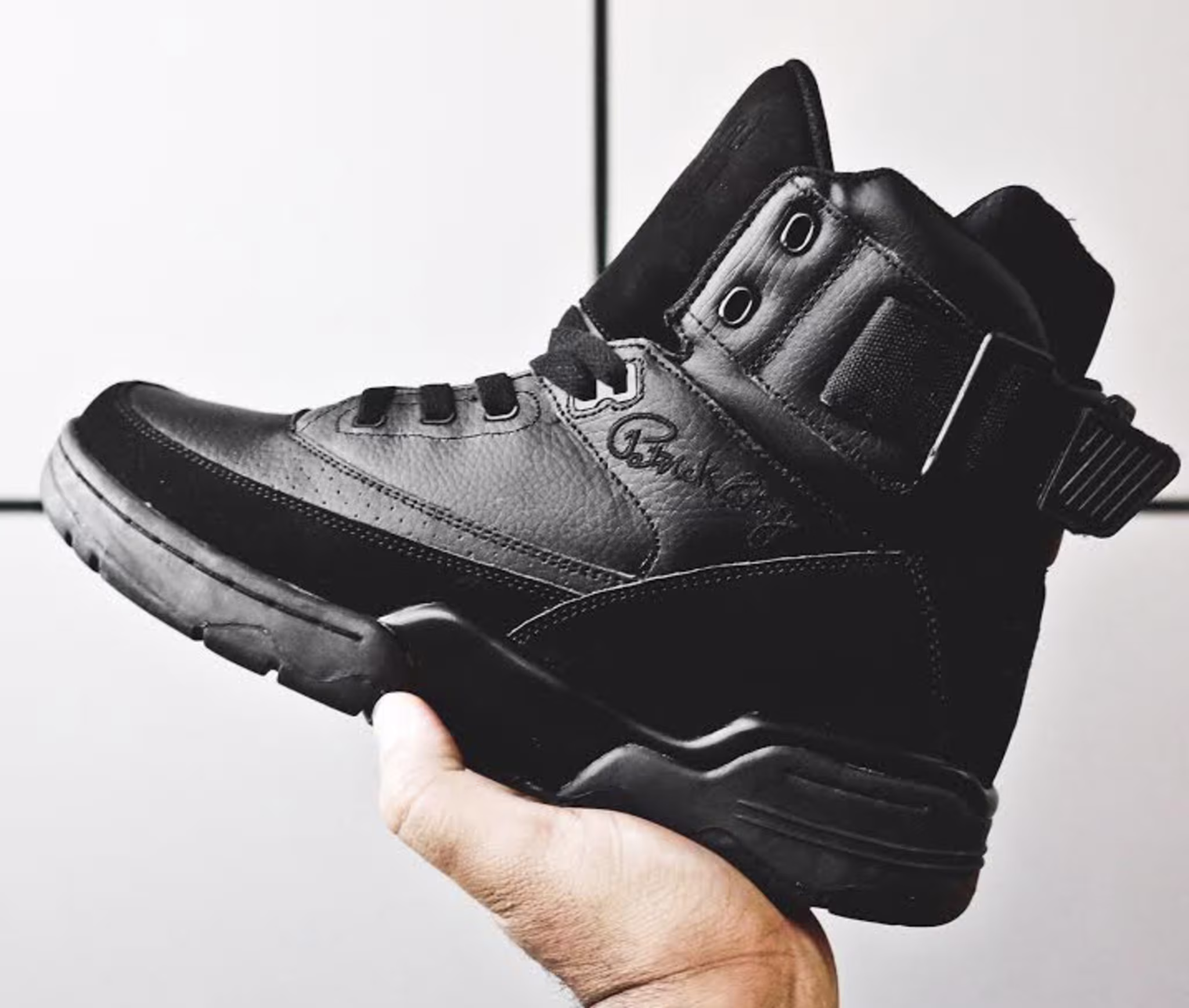 Ewing 33 Hi Blackout
