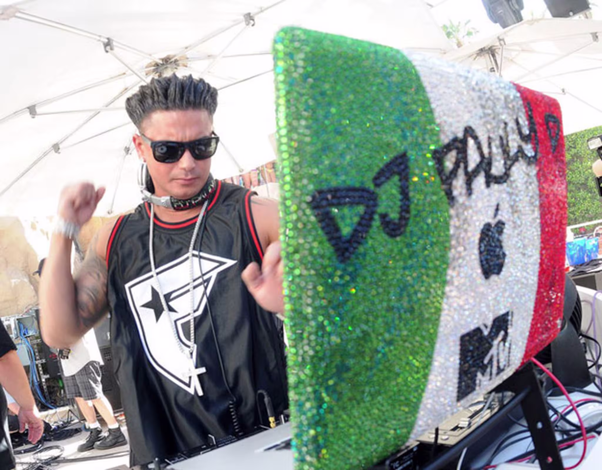 PAULY D