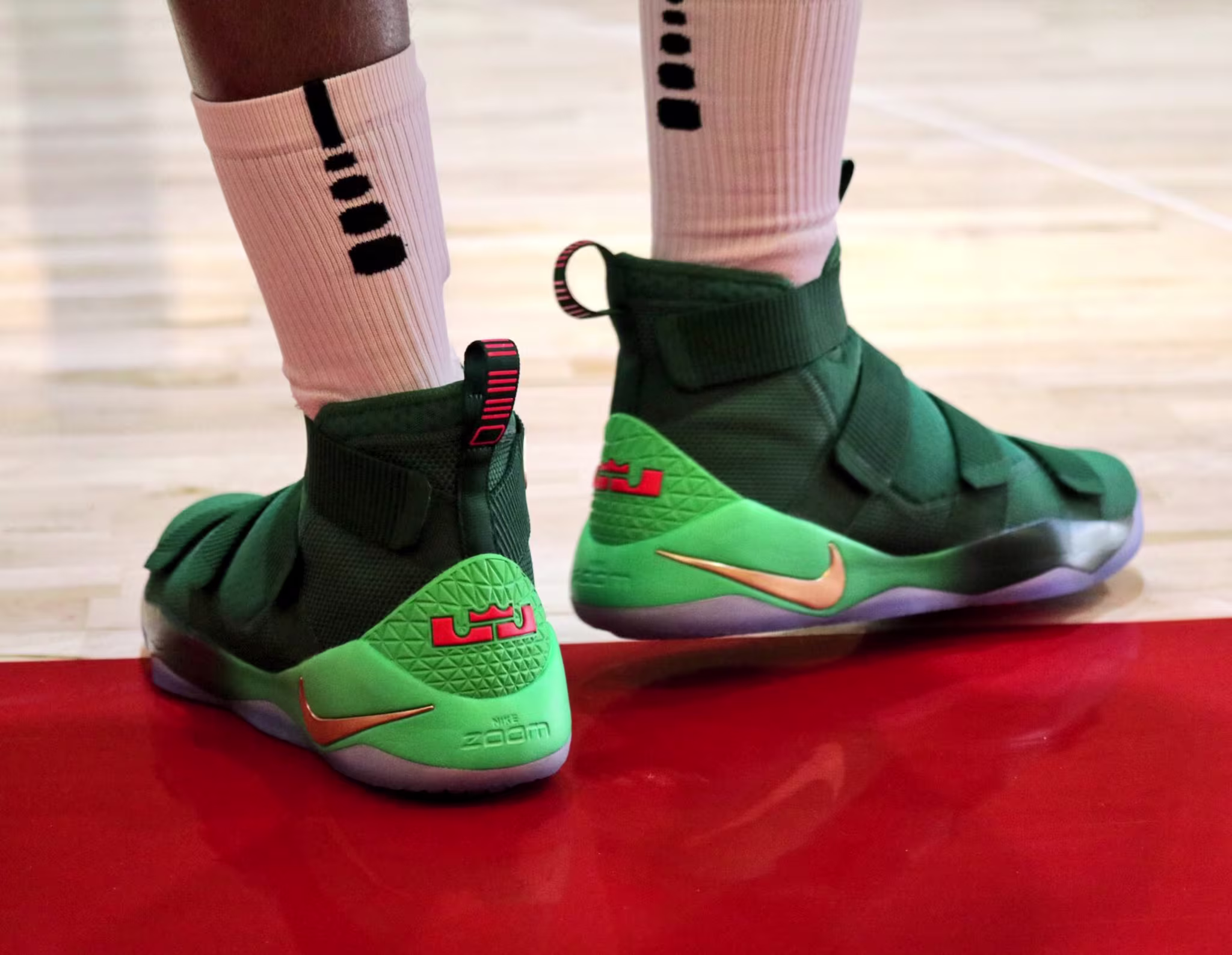 Nike LeBron Soldier 11 Christmas PE