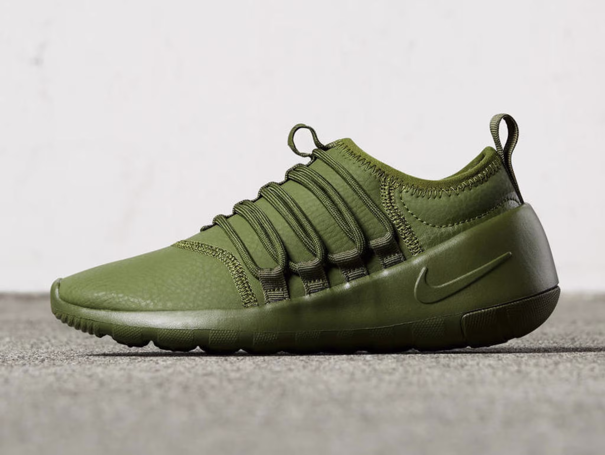 Nike WMNS Payaa "Olive"