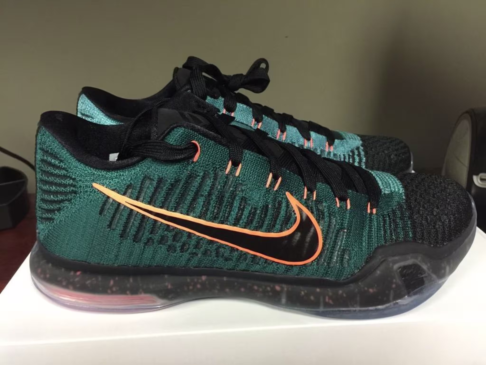 Nike Kobe 10 Elite Low Emerald Overcome Release Date 747212-303 (1)