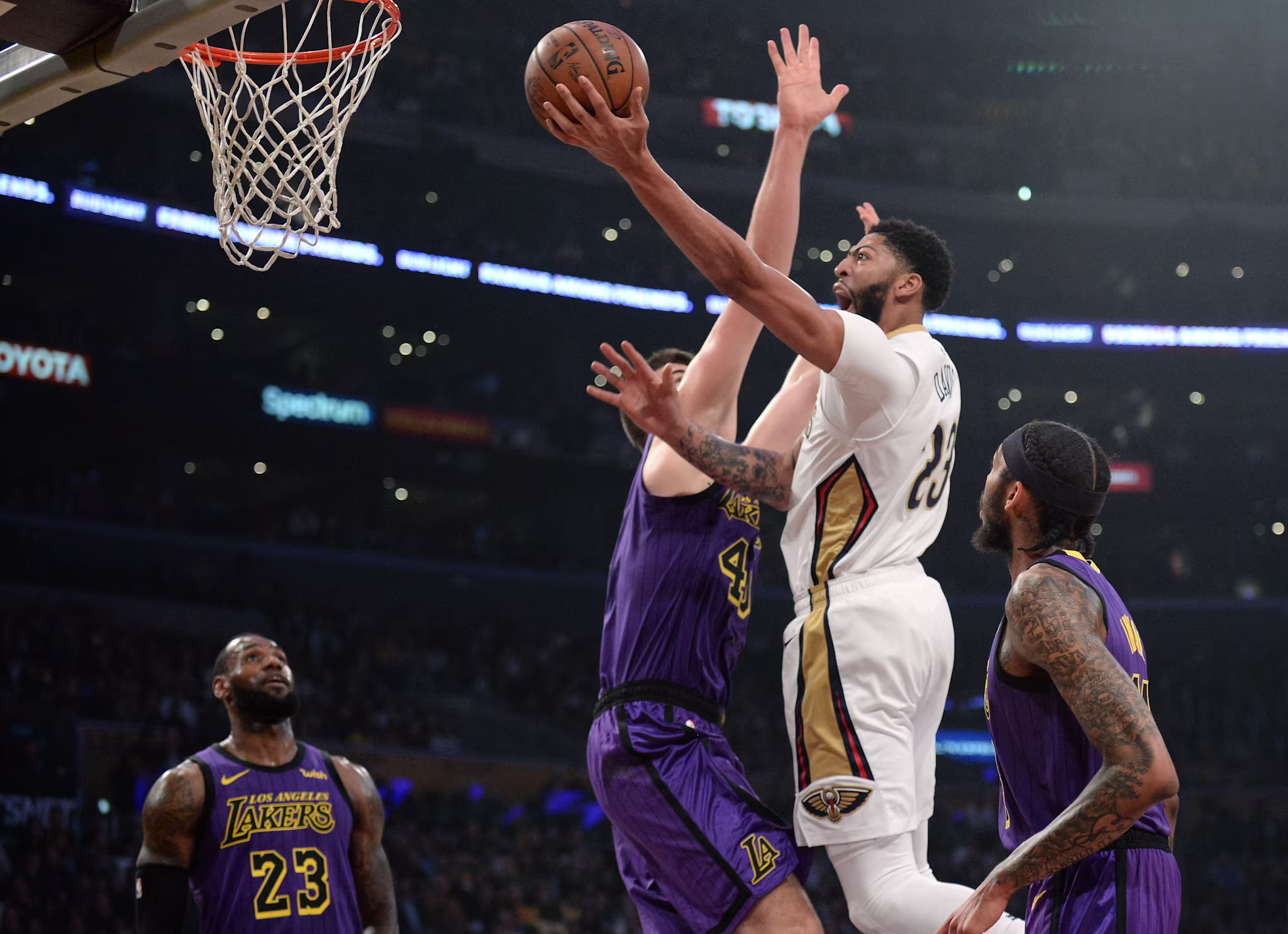 Anthony Davis Pelicans Lakers LeBron James 2018