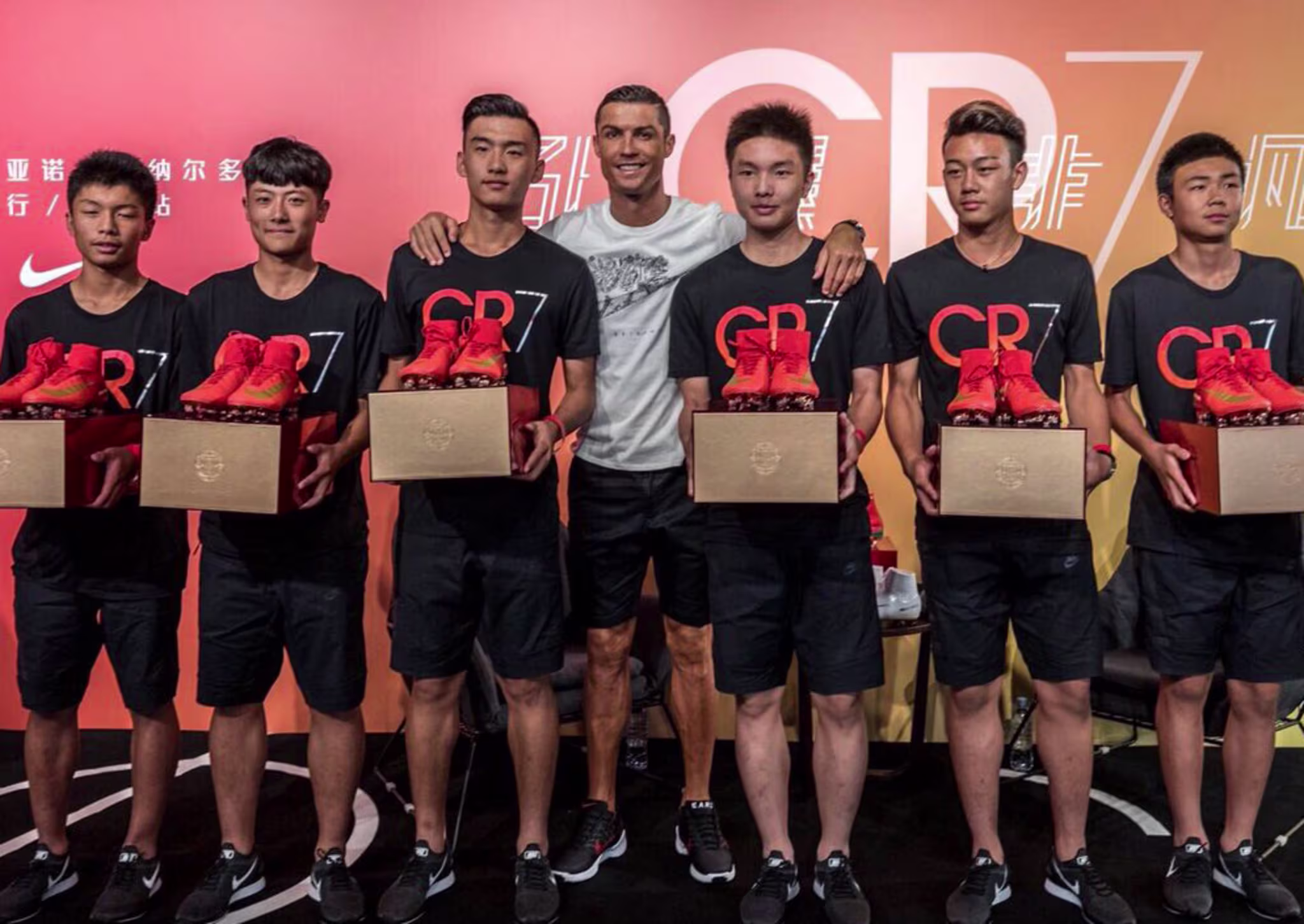 Ronaldo Nike Hyperadapt Black Red