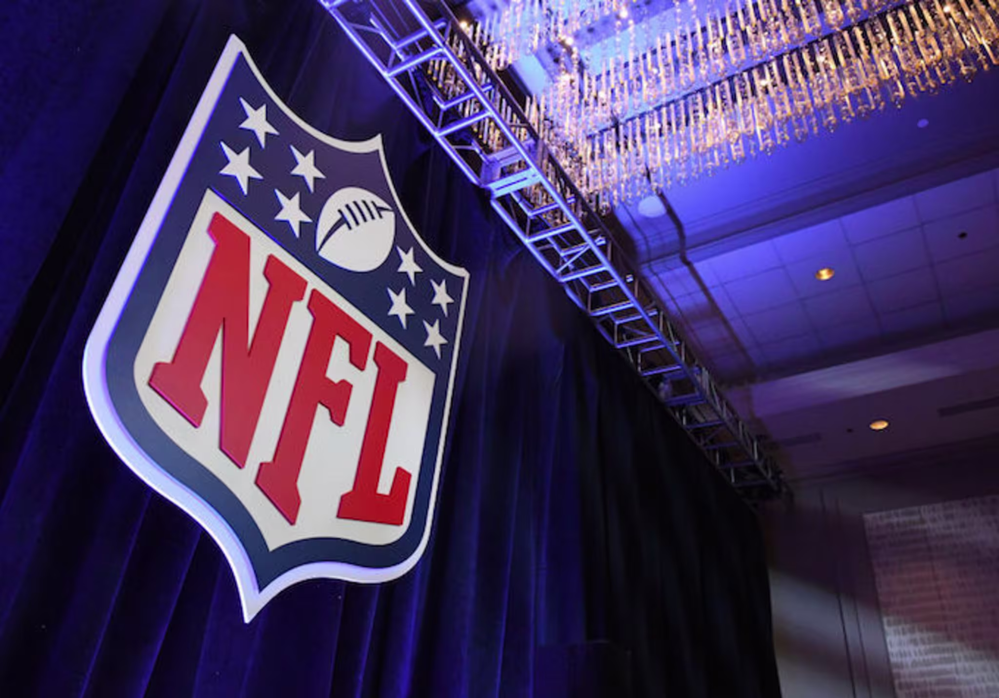 NFL logo sued