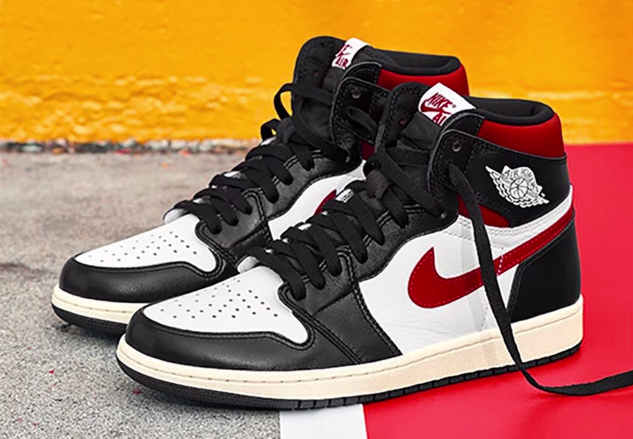 Air Jordan 1 Retro High OG 'Black/White/Sail/Gym Red'