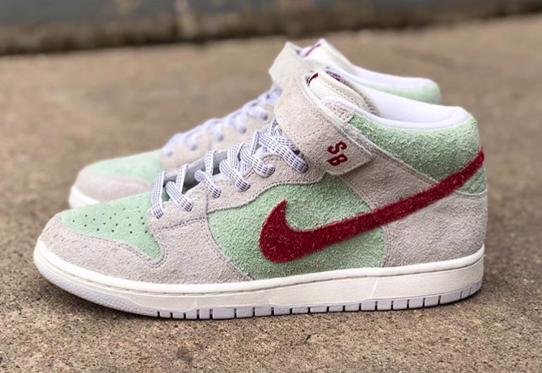 Todd Bratrud x Nike SB Dunk Mid 'White Widow' 1