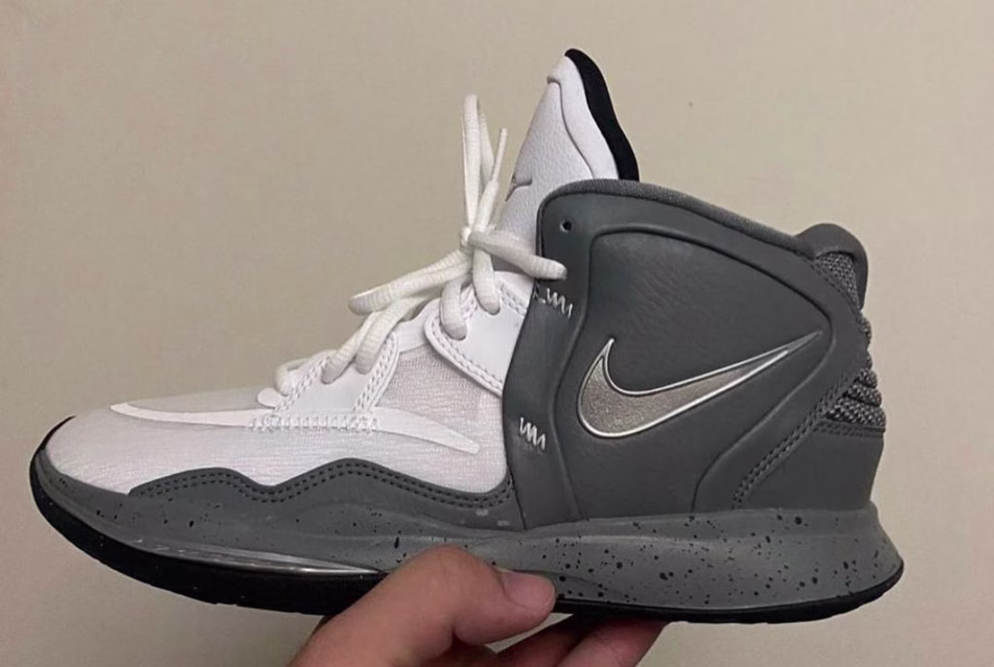 Nike Kyrie 8 Lateral