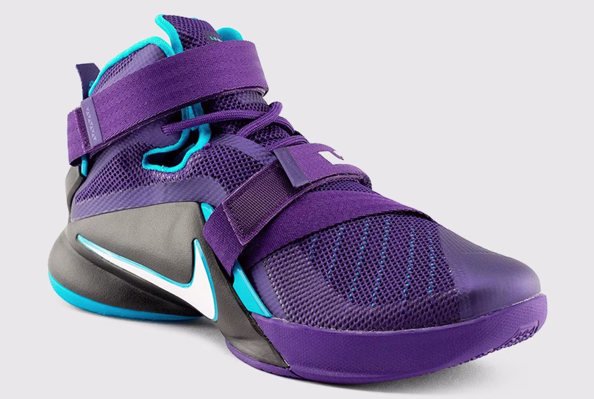 NIke Soldier 9 Summit Lake Hornets 749417-510 (1)