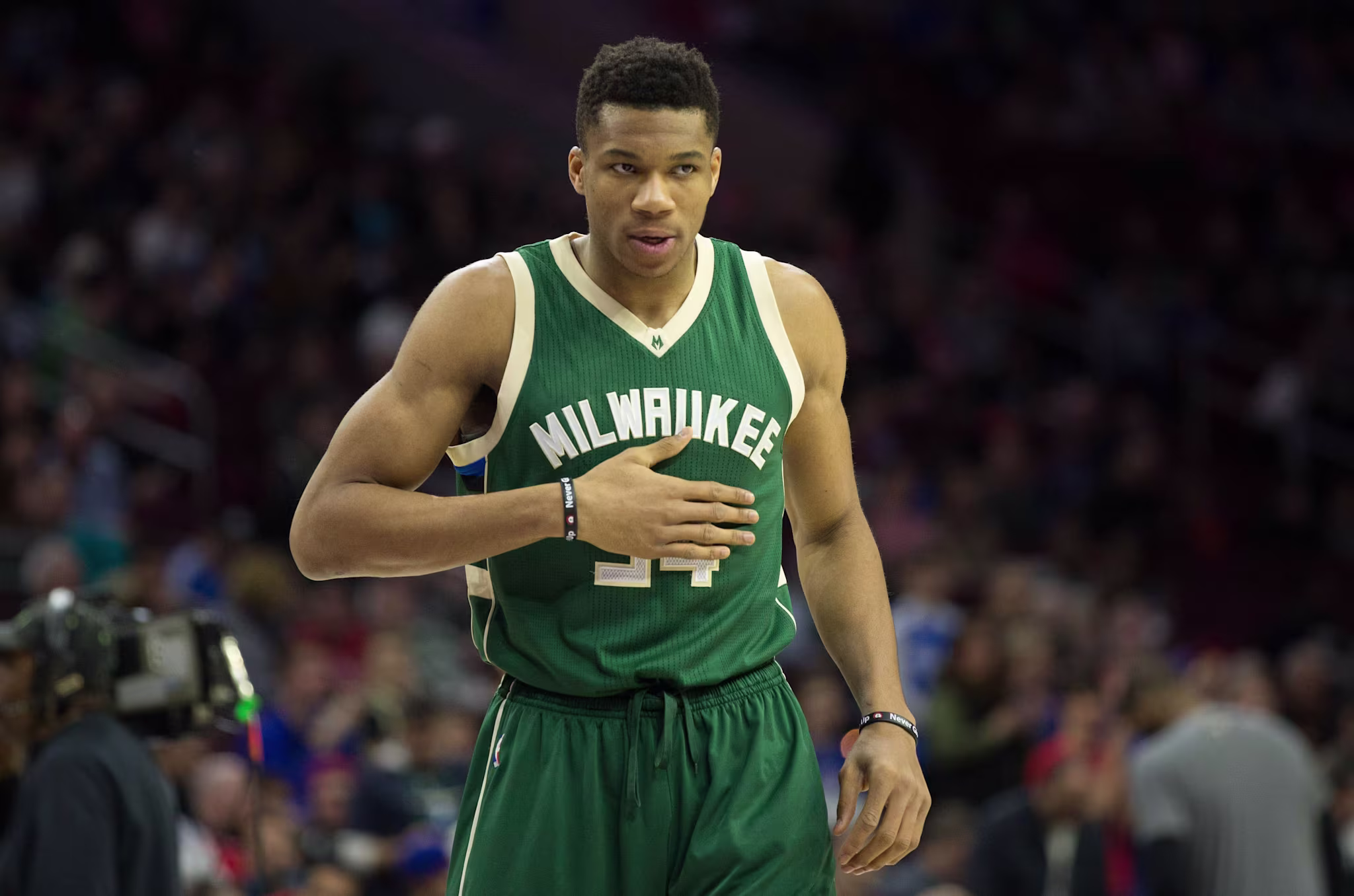 Giannis Antetokoumnpo Bucks 76ers 2017