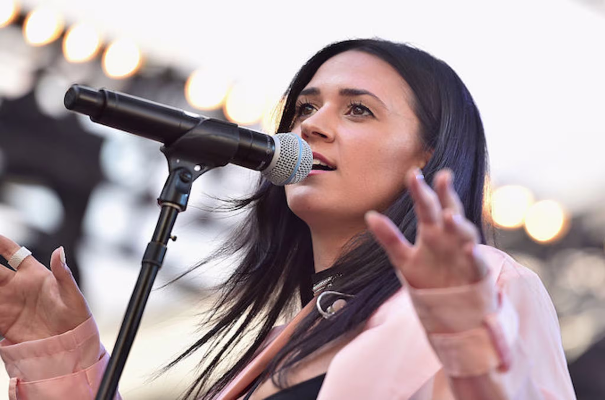 Kat Dahlia performing in 2016