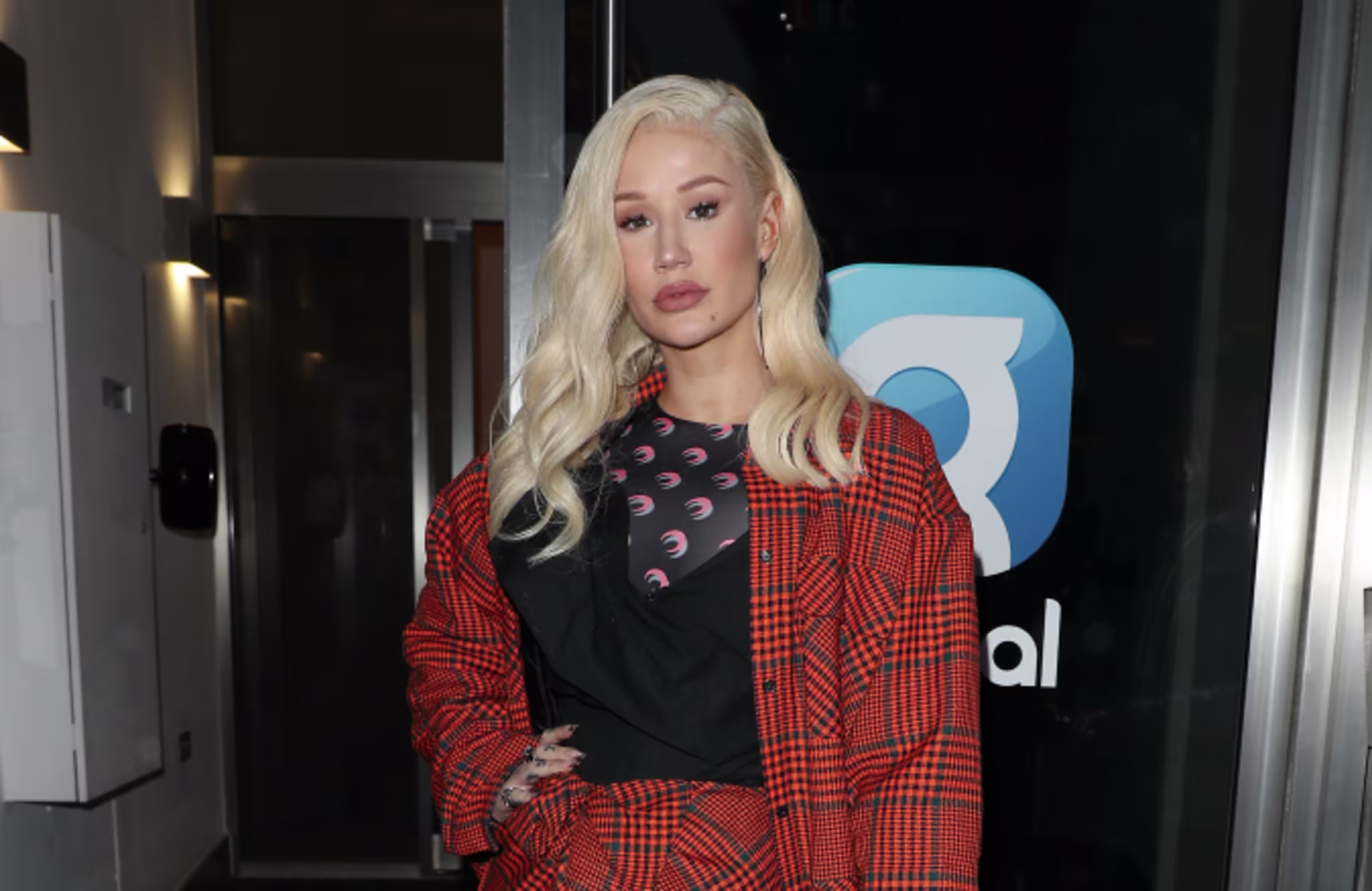 Iggy Azalea arriving at Capital Radio studios