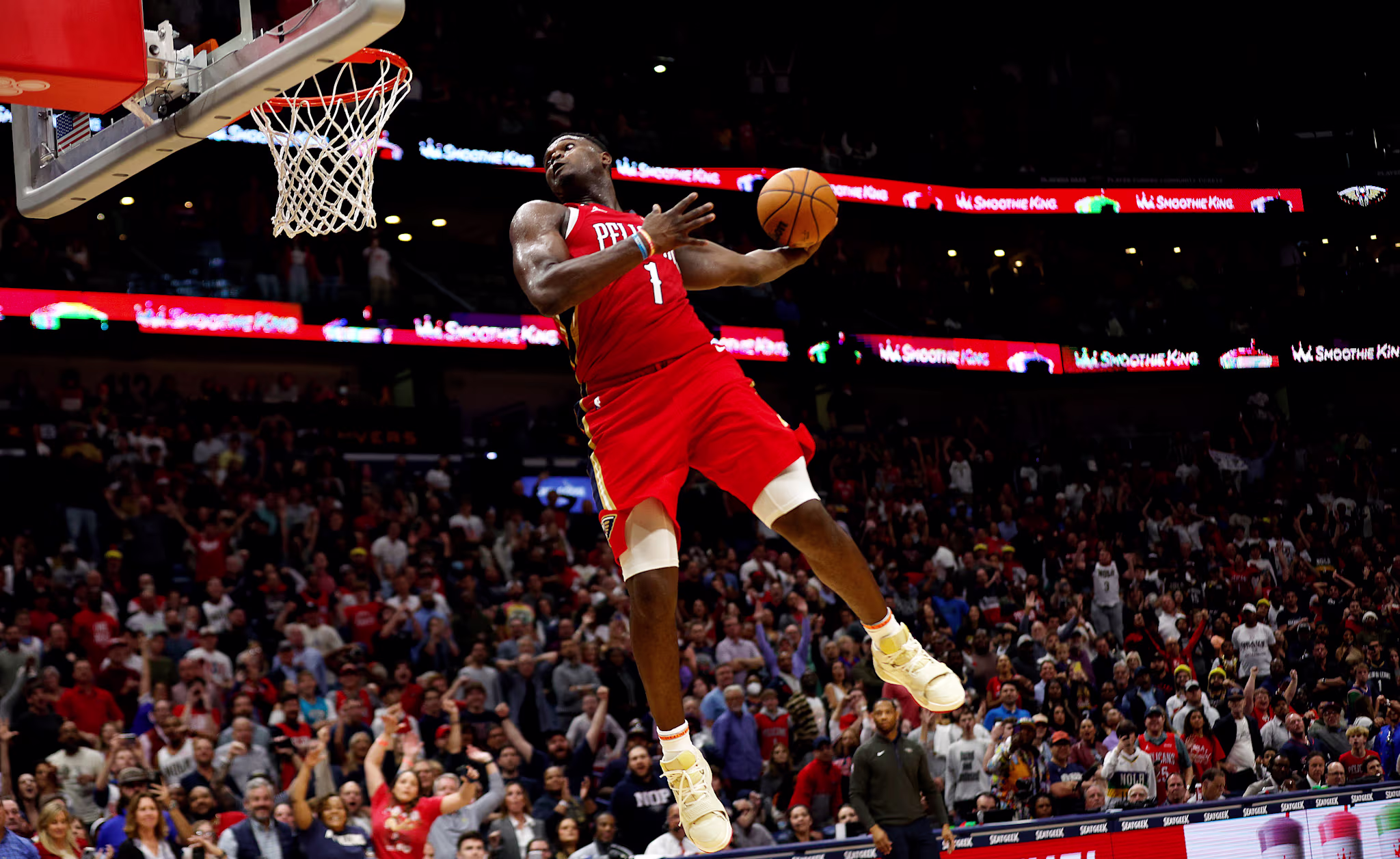 Zion Williamson New Orleans Pelicans dunking