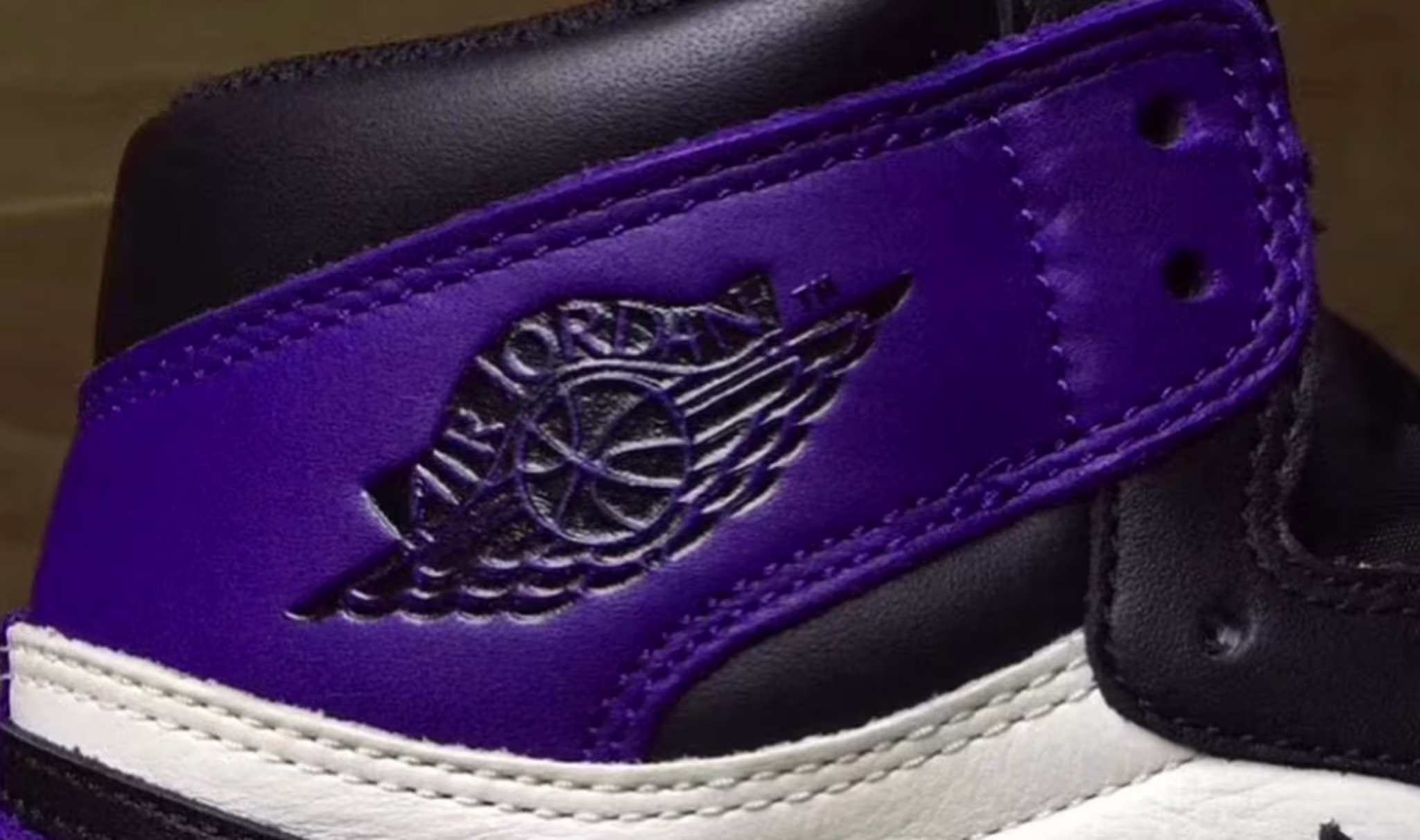 Air Jordan 1 'Court Purple' 4
