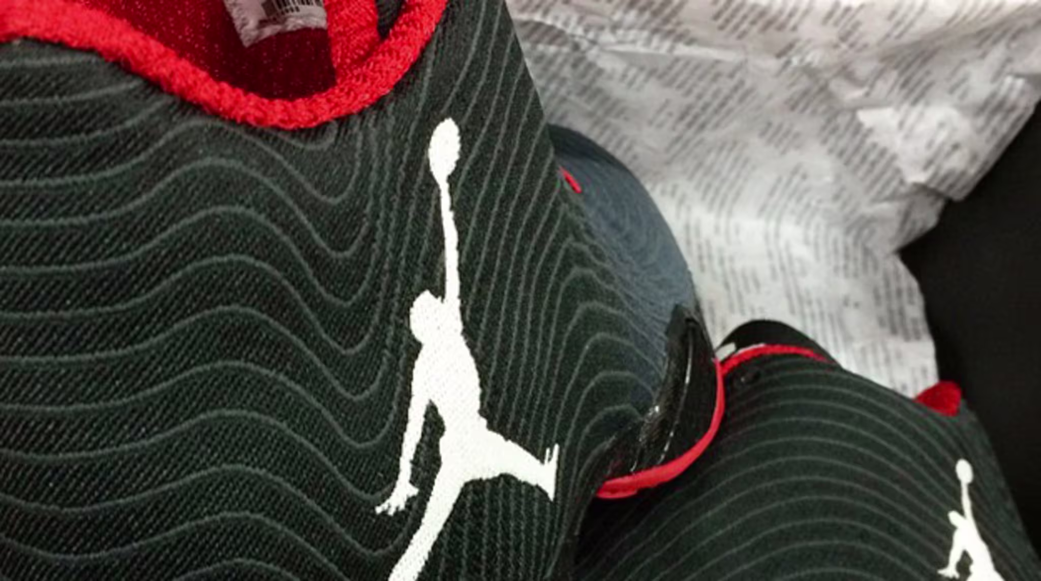 Air Jordan XX9 Black Gym red 01