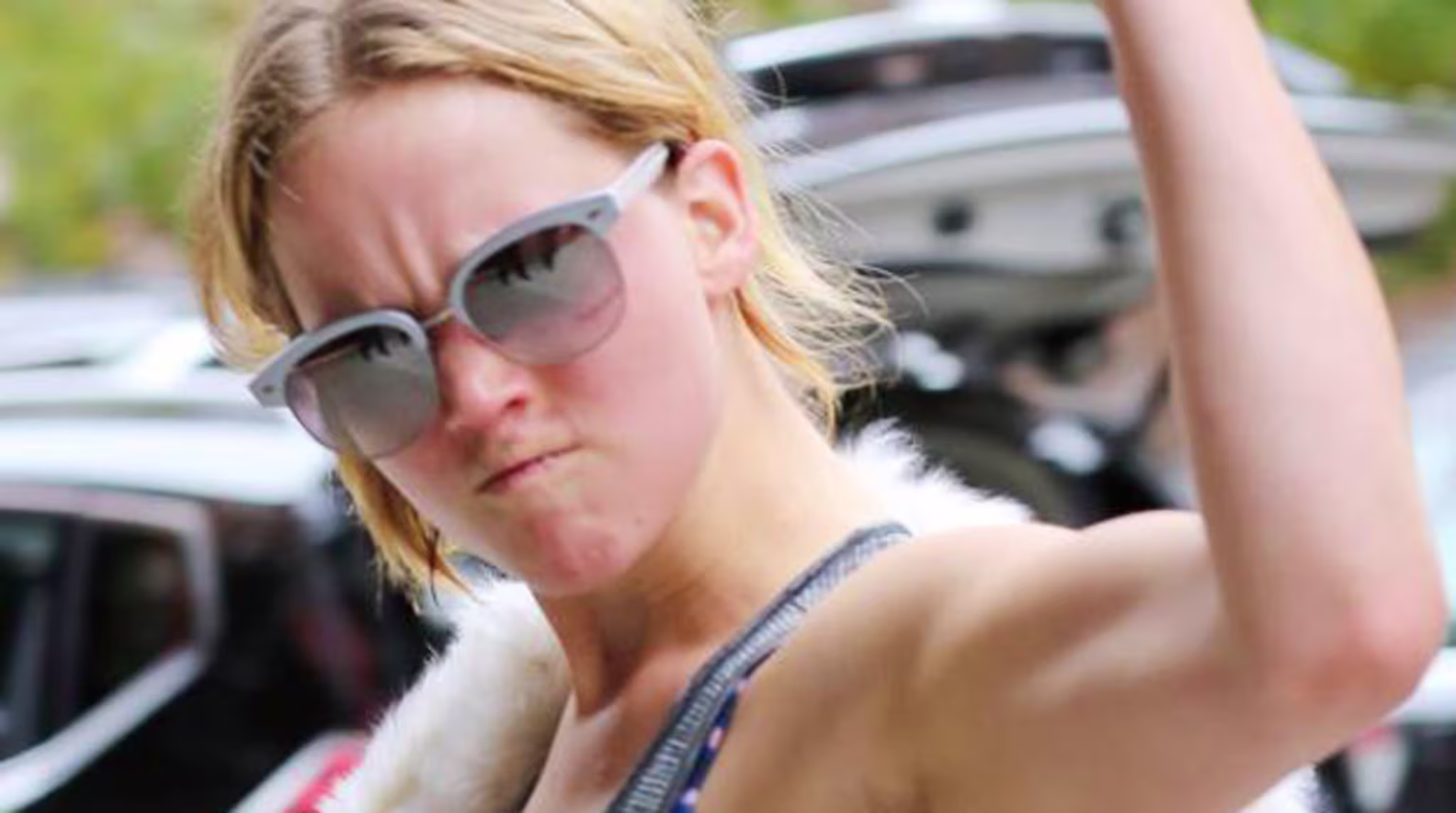 JLaw flexes 01